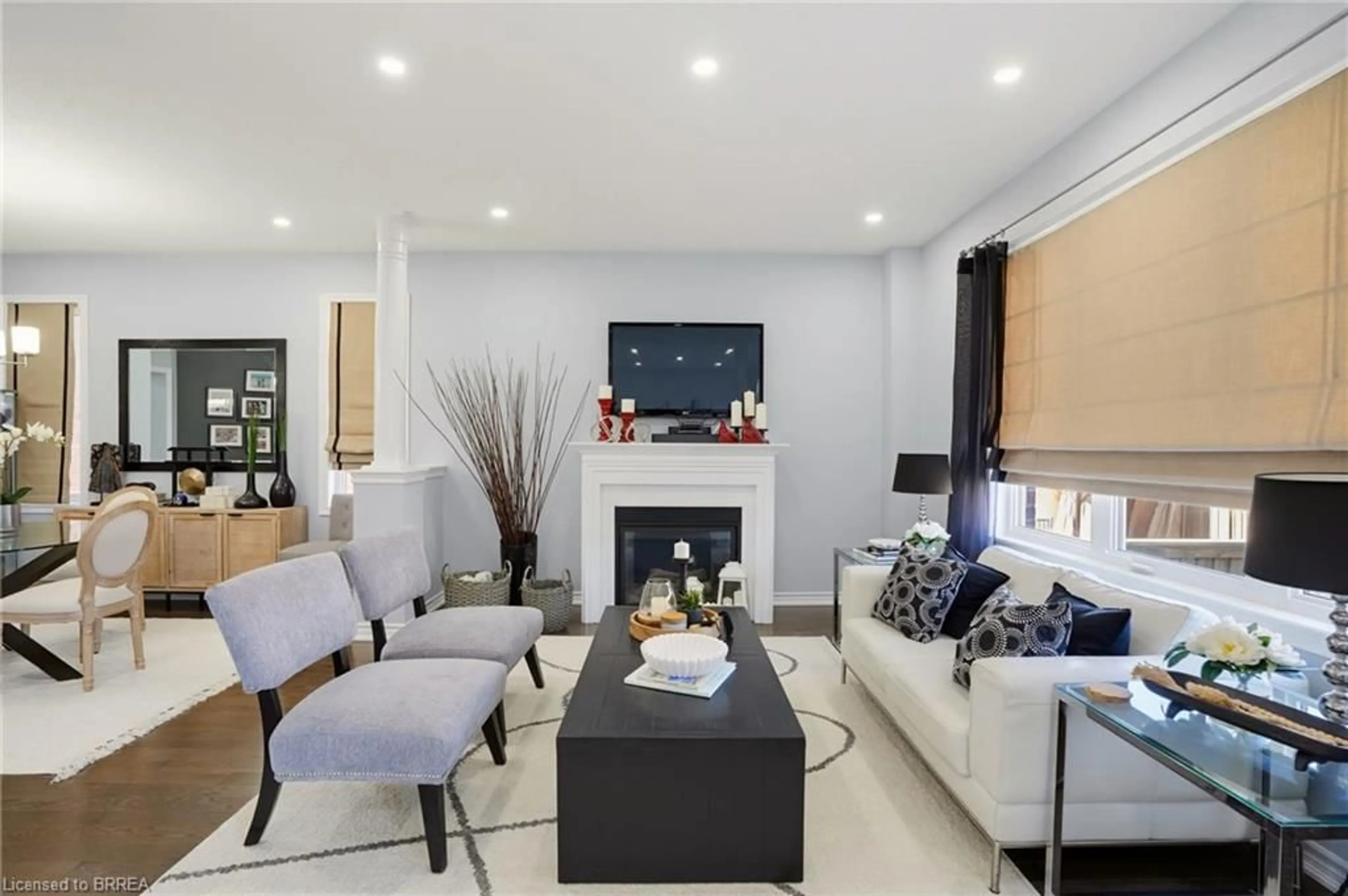 Living room with furniture, unknown for 25 Learmont Ave, Caledon Ontario L7C 3N3