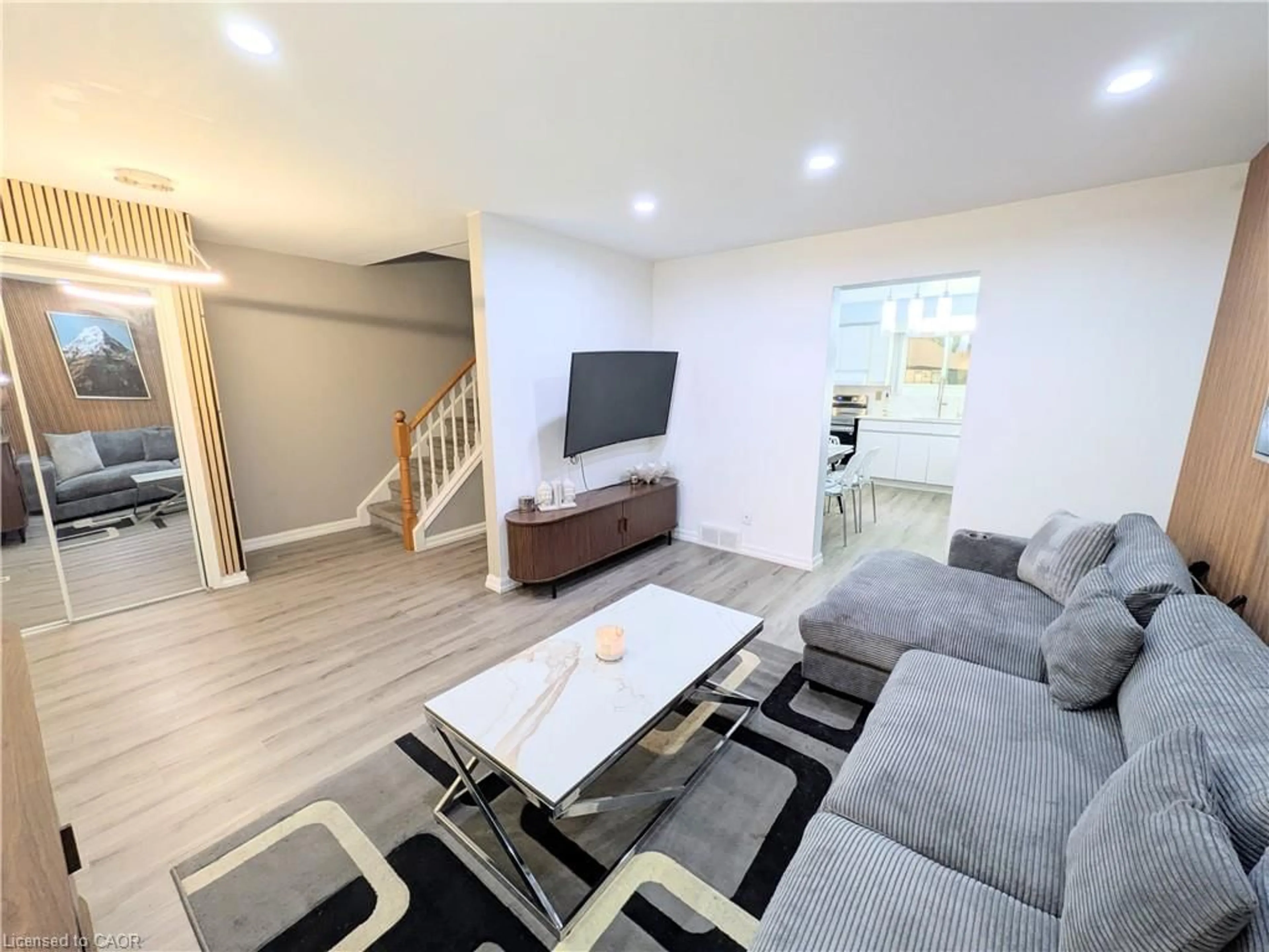 Living room with furniture, unknown for 22 Riverdale Dr #1, Hamilton Ontario L8E 1J8