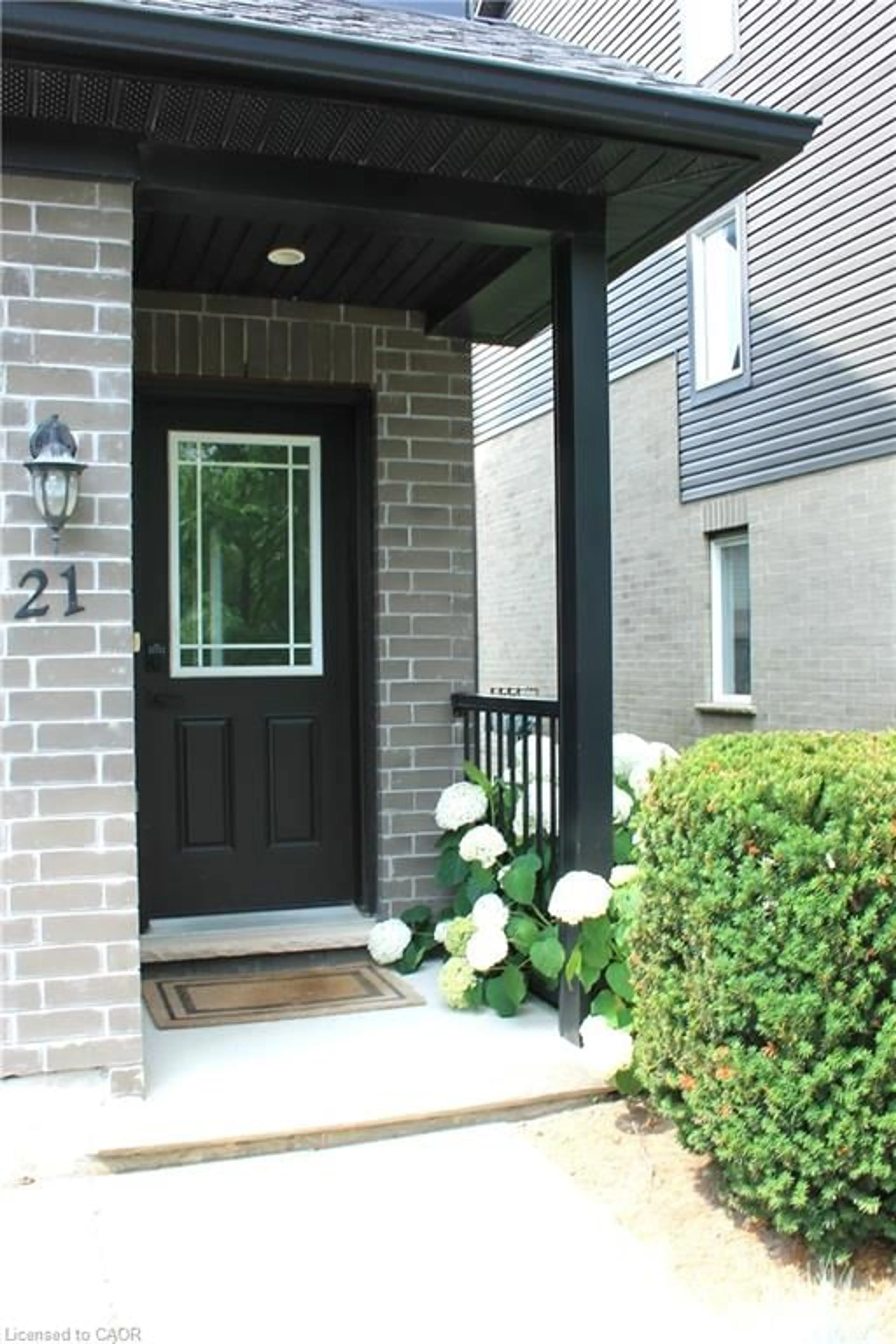 Indoor entryway for 12 Poplar Dr #21, Cambridge Ontario N3C 0G4