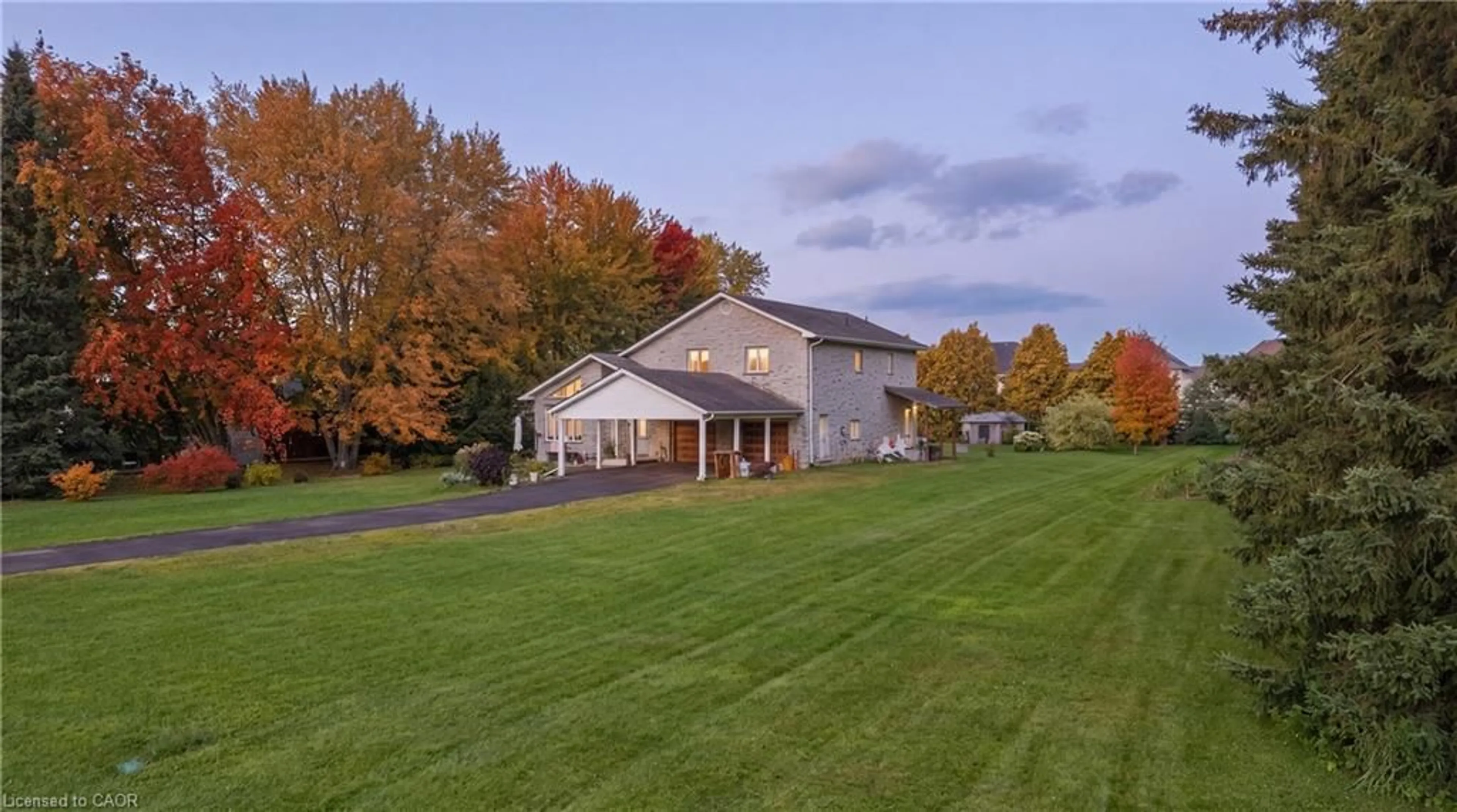 A pic from outside/outdoor area/front of a property/back of a property/a pic from drone, unknown for 104 Sideroad 18, Fergus Ontario N1M 2W3