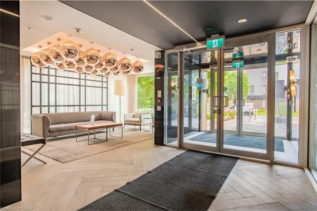 150 Sabina Dr #304, Oakville 3