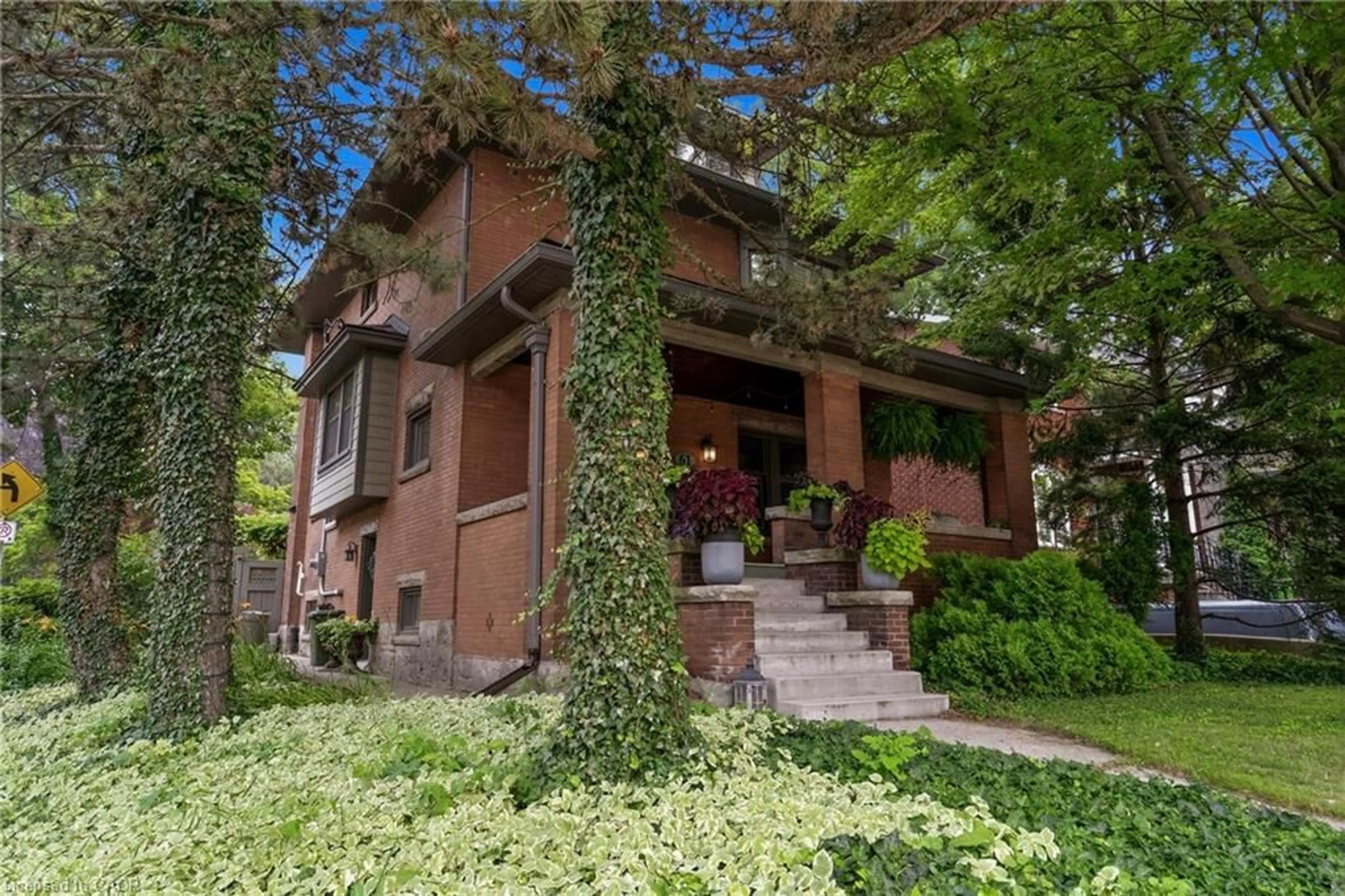 Home with brick exterior material, street for 61 Mountain Ave, Hamilton Ontario L8P 4G3