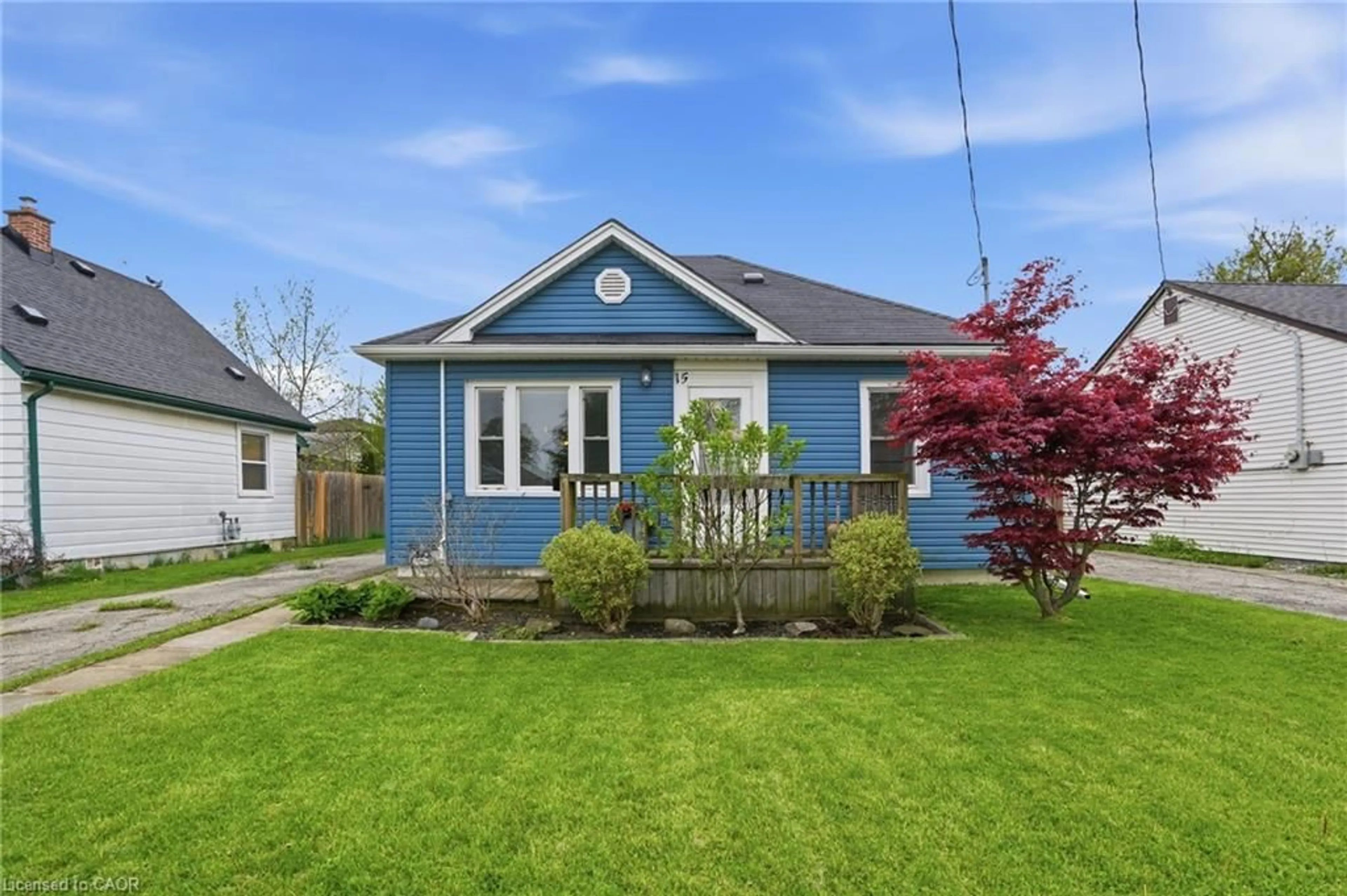 Home with vinyl exterior material, street for 15 Kirk St, St. Catharines Ontario L2S 1B8