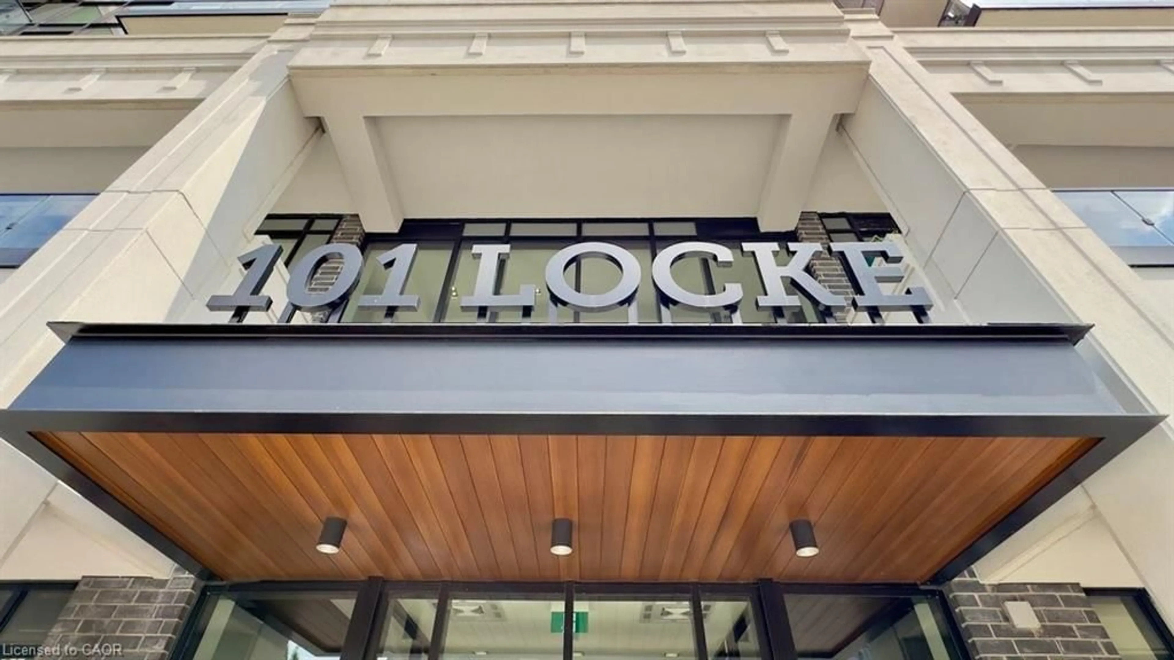 Indoor foyer for 101 Locke St #312, Hamilton Ontario L8R 2N2