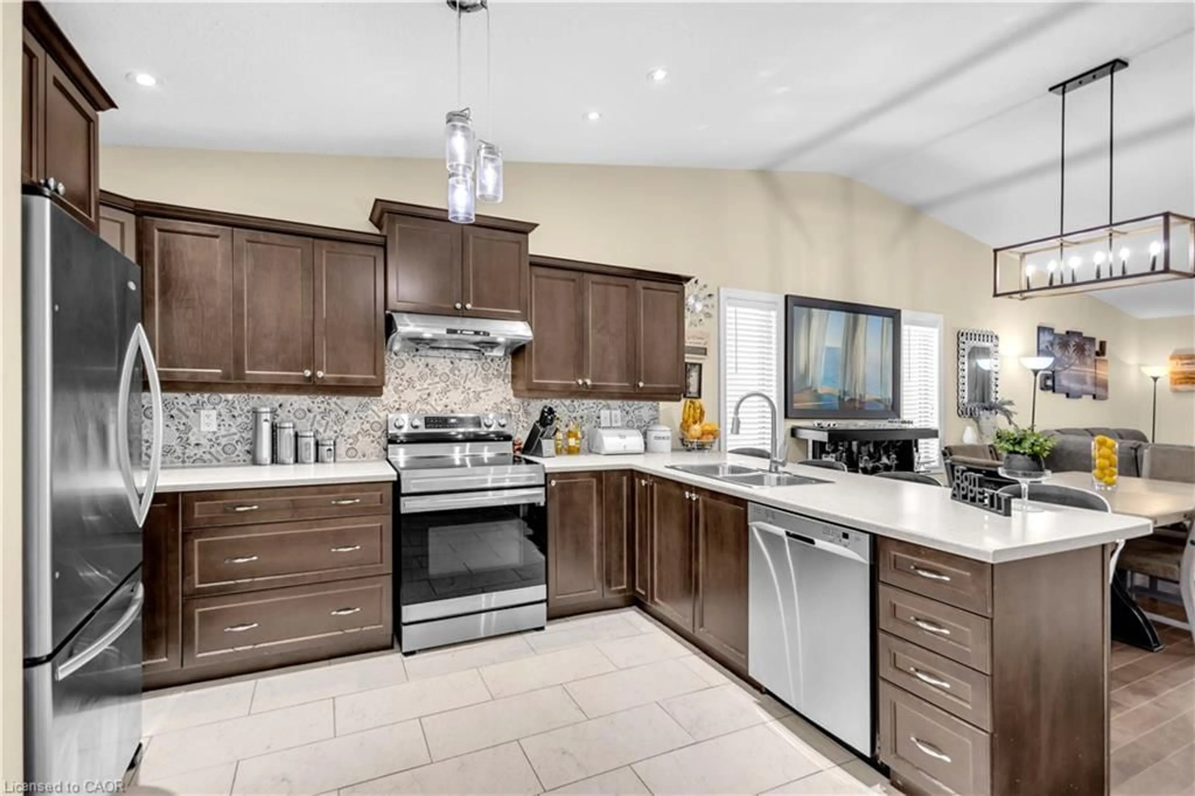 Open concept kitchen, ceramic/tile floor for 561 Grey St, Brantford Ontario N3S 0C3