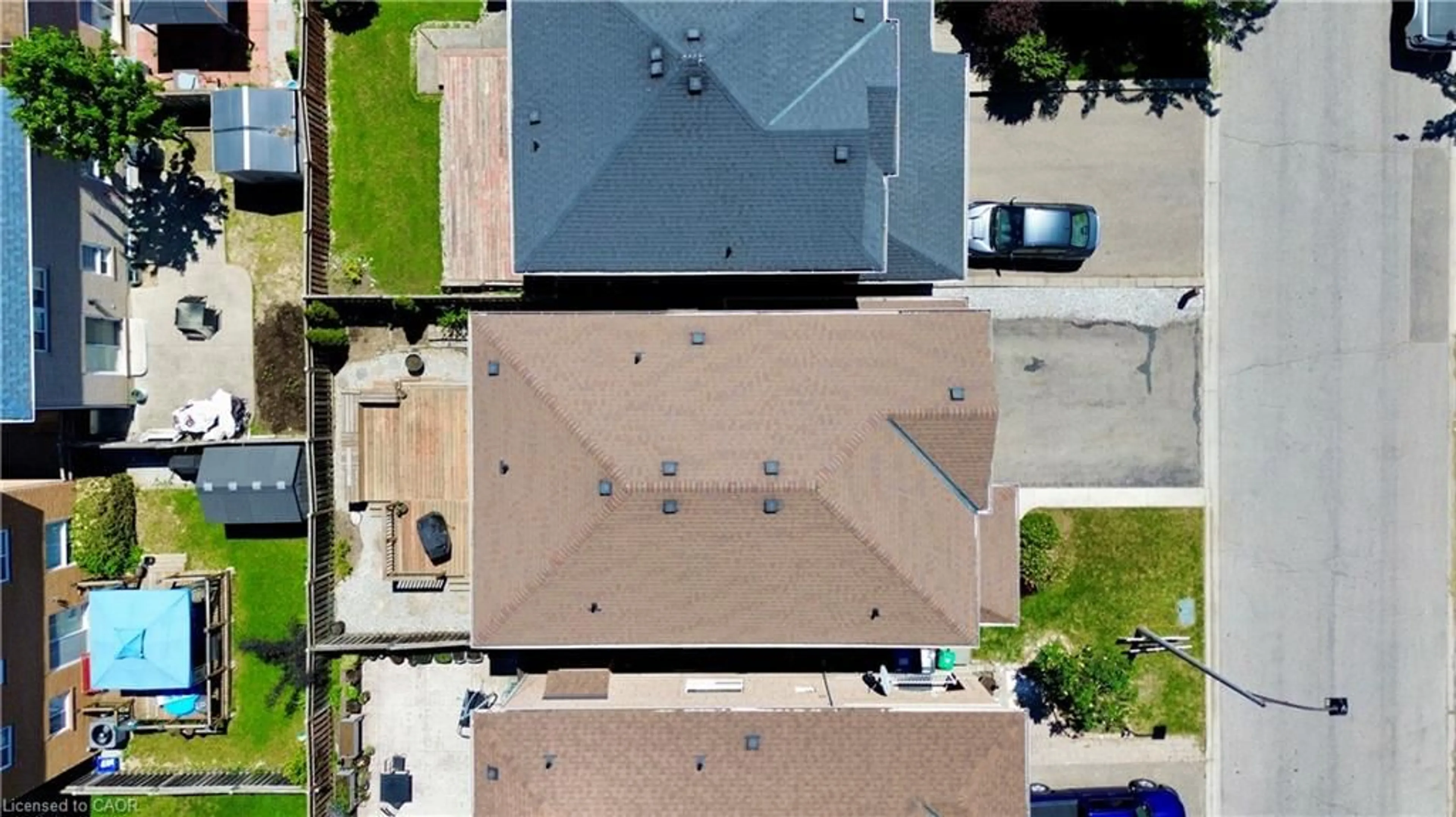 A pic from outside/outdoor area/front of a property/back of a property/a pic from drone, street for 21 Trudelle Cres, Brampton Ontario L7A 2Z1
