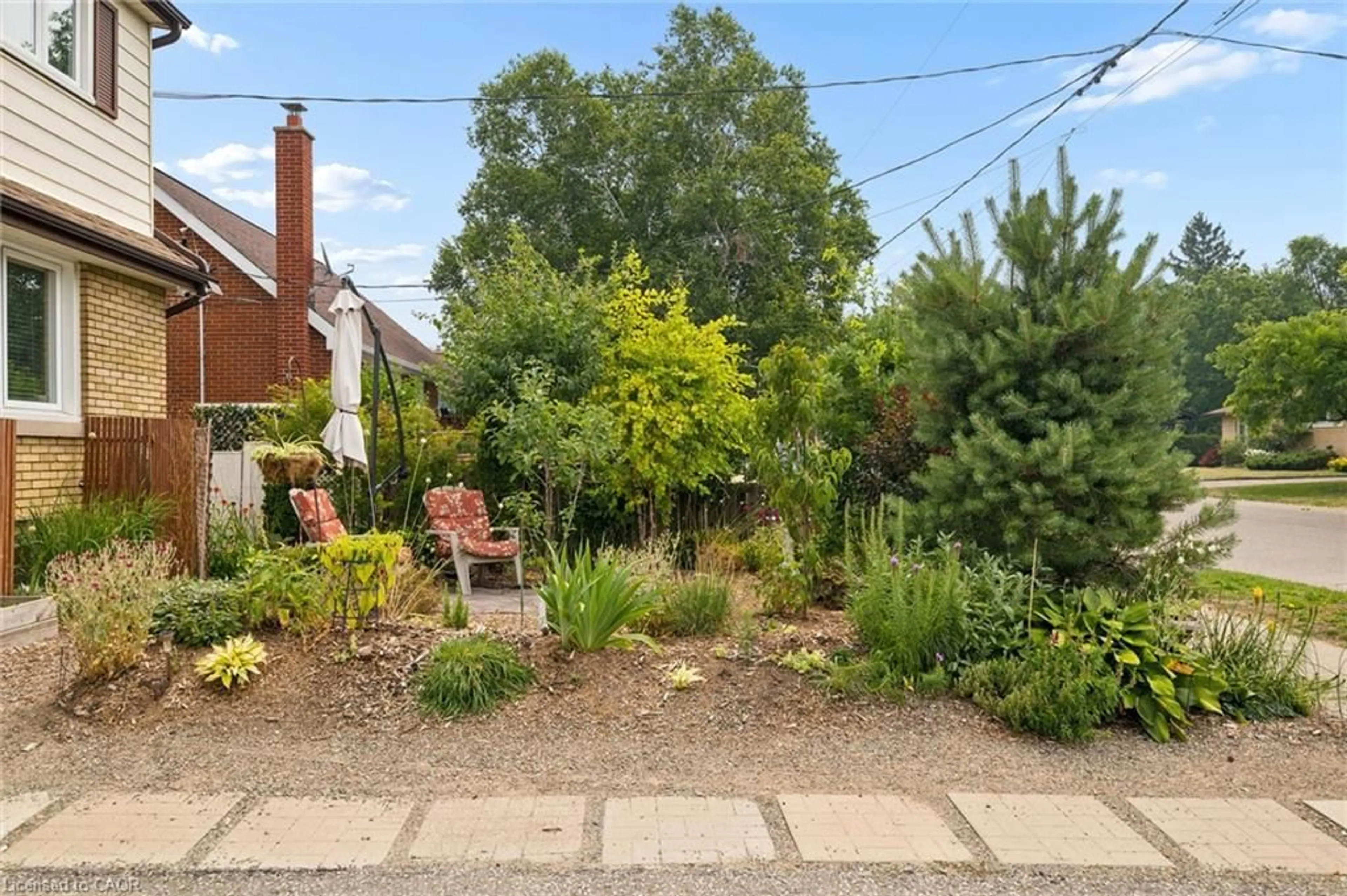 Patio, street for 476 Prospect Ave, Kitchener Ontario N2A 1E1