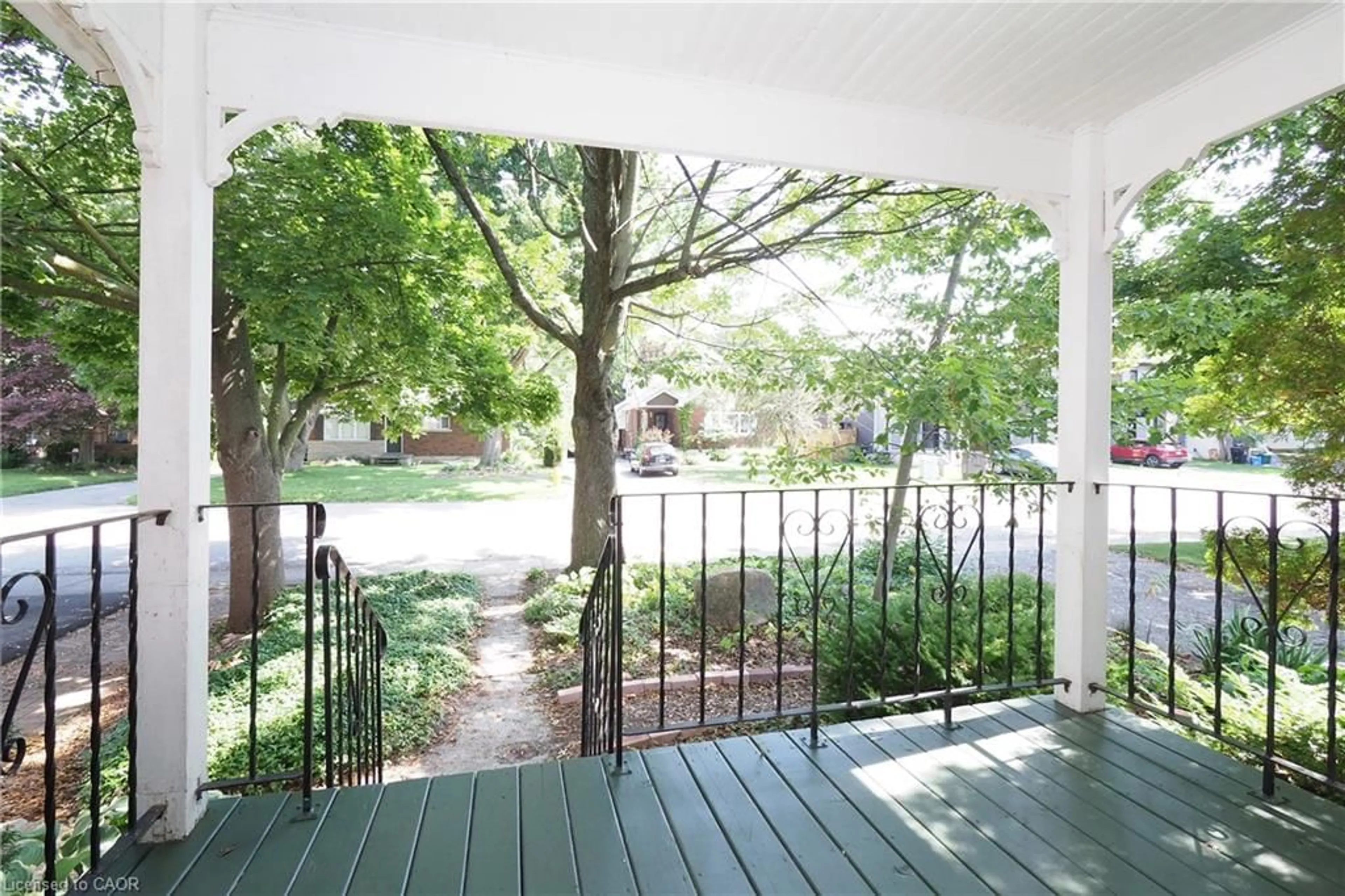 Patio, street for 148 Tiffany St, Cambridge Ontario N3H 4G6