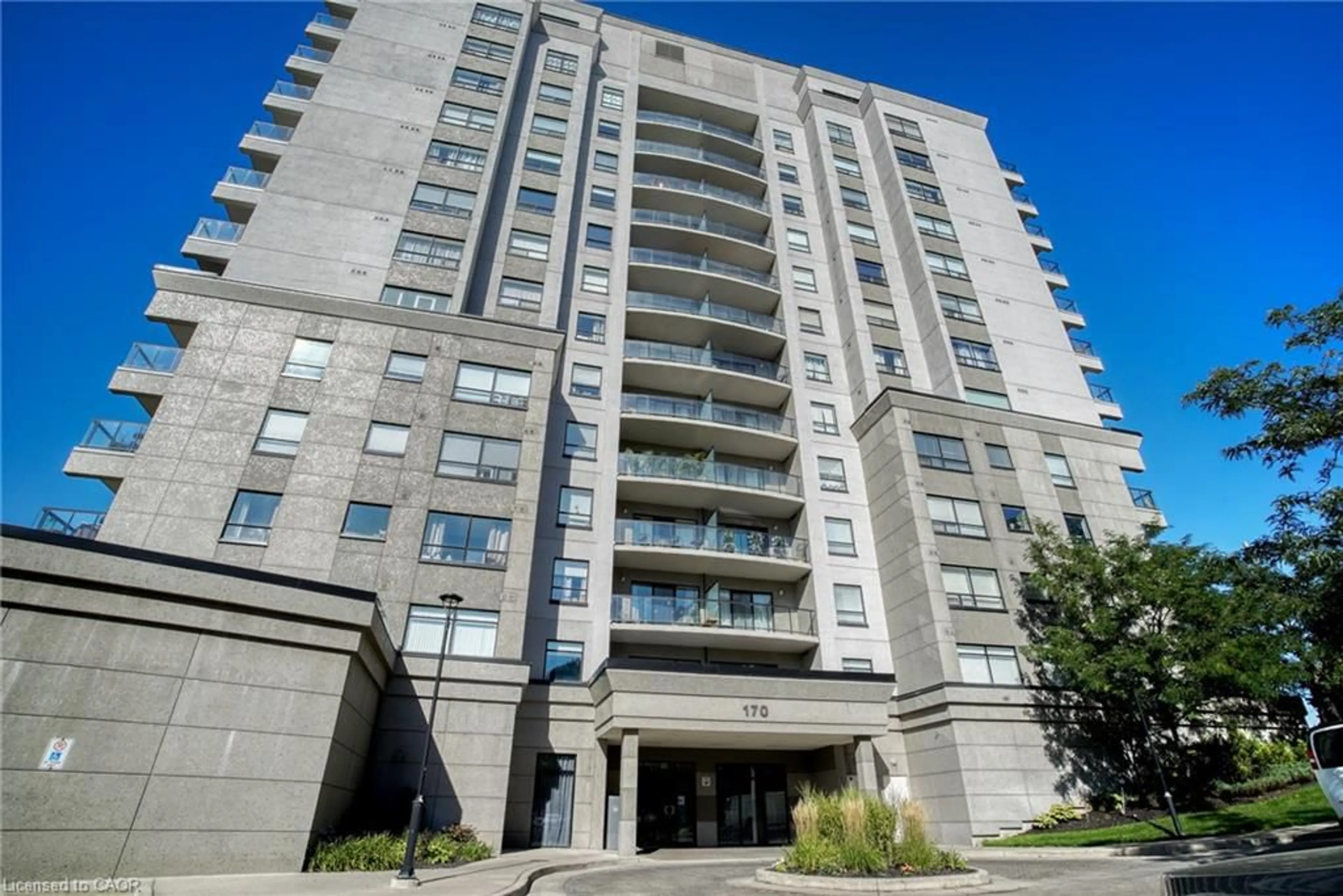 Indoor foyer for 170 Water St #202, Cambridge Ontario N1R 3B6