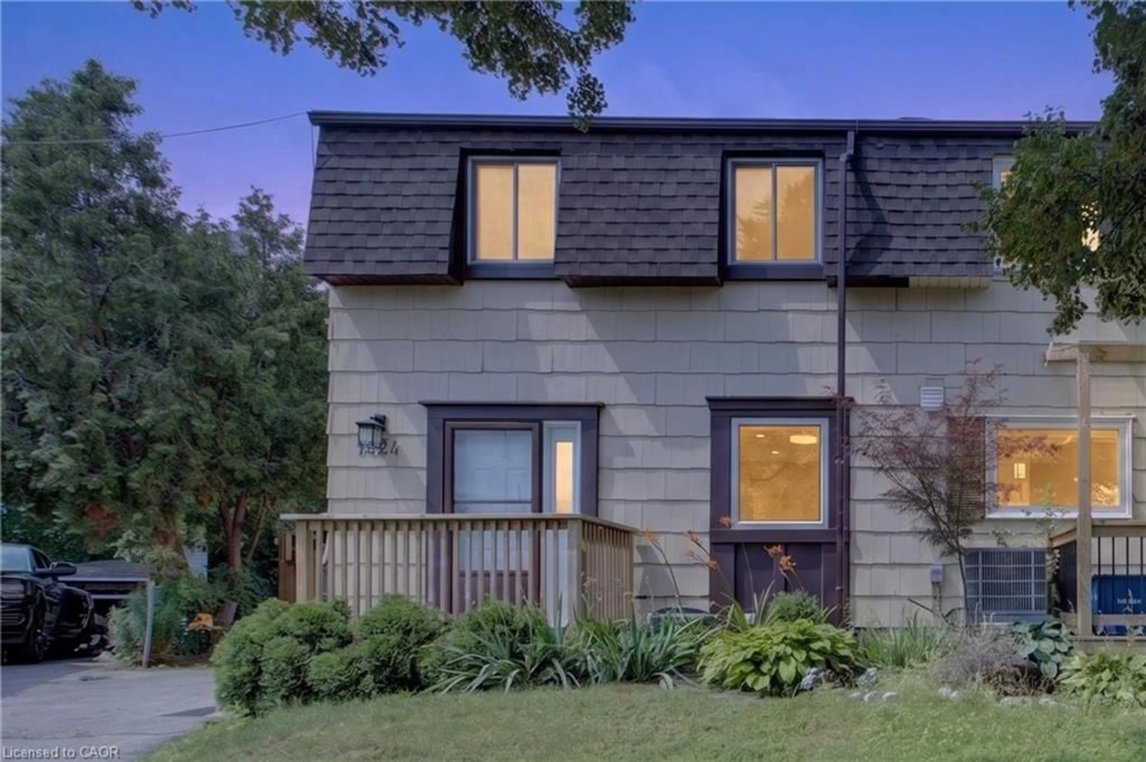 Home with vinyl exterior material, street for 1424 Wildren Pl #Main, Cambridge Ontario N3H 5A9
