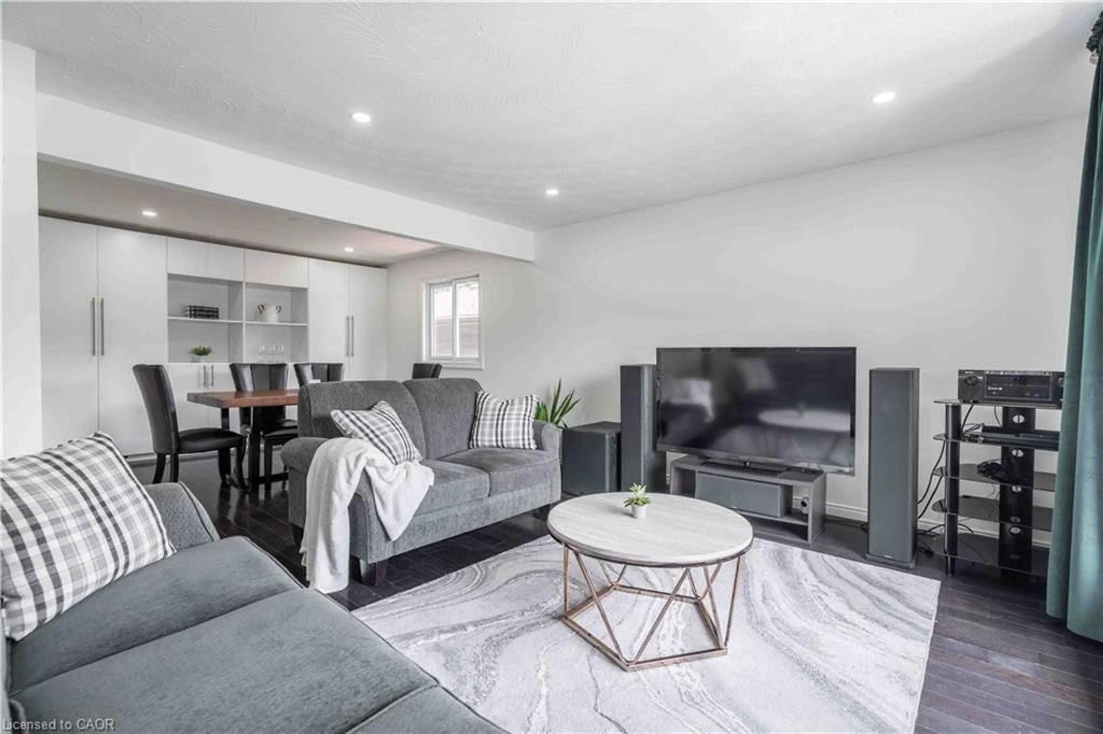 Living room with furniture, unknown for 1262 Upper Gage Ave, Hamilton Ontario L8W 1E4