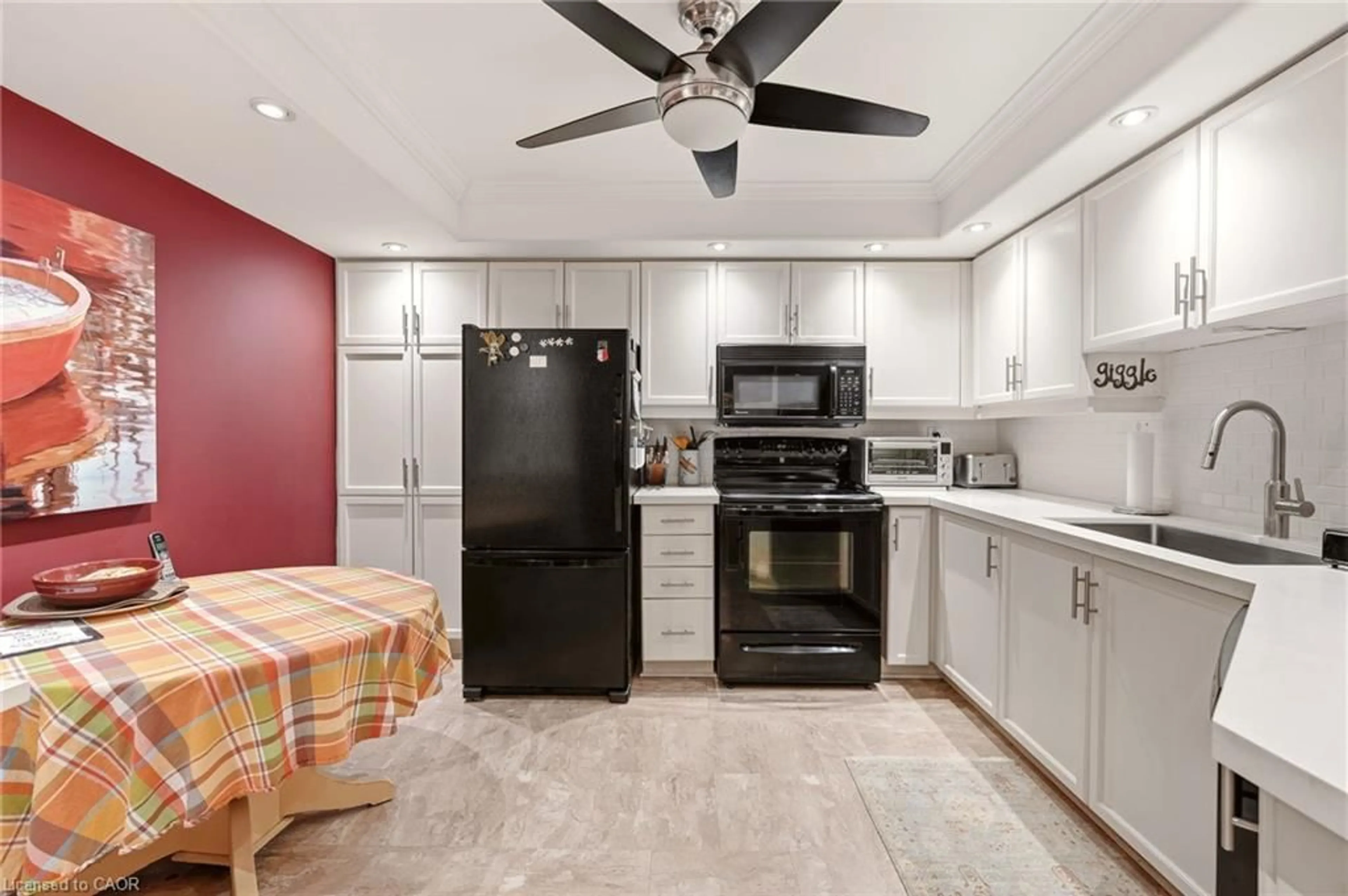 Standard kitchen, ceramic/tile floor for 5080 Pinedale Ave #303, Burlington Ontario L7L 5V7