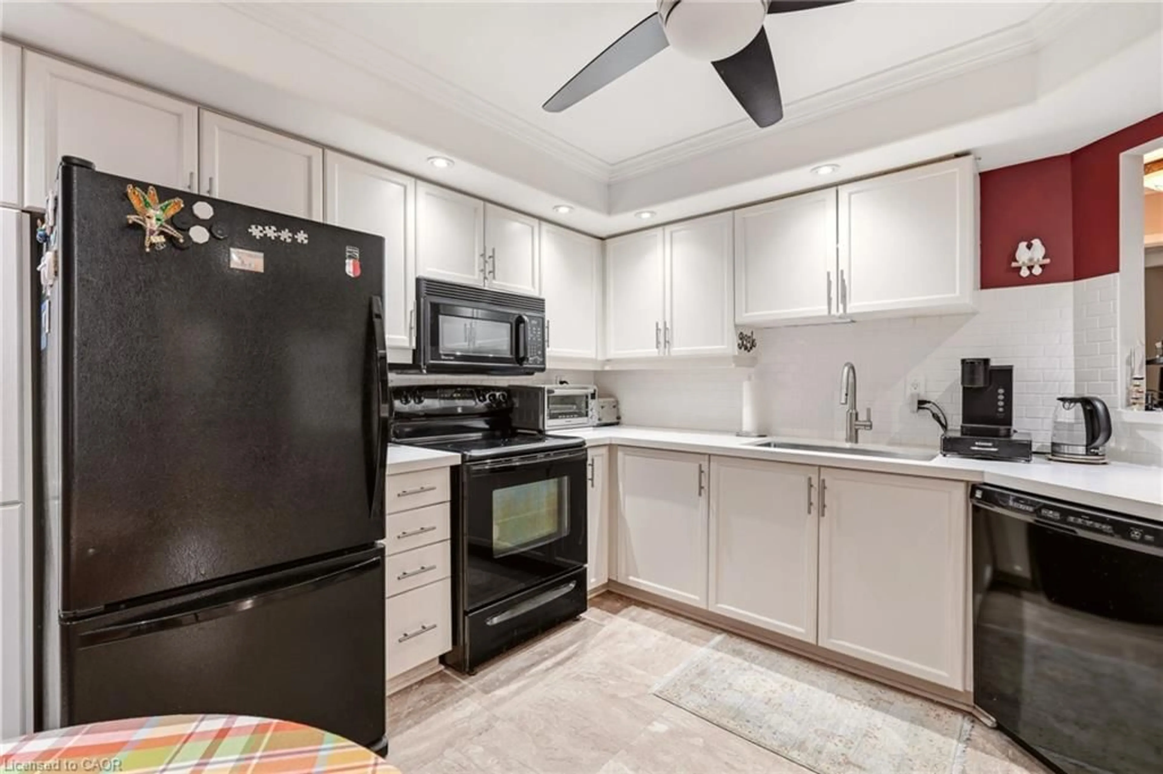 Standard kitchen, ceramic/tile floor for 5080 Pinedale Ave #303, Burlington Ontario L7L 5V7