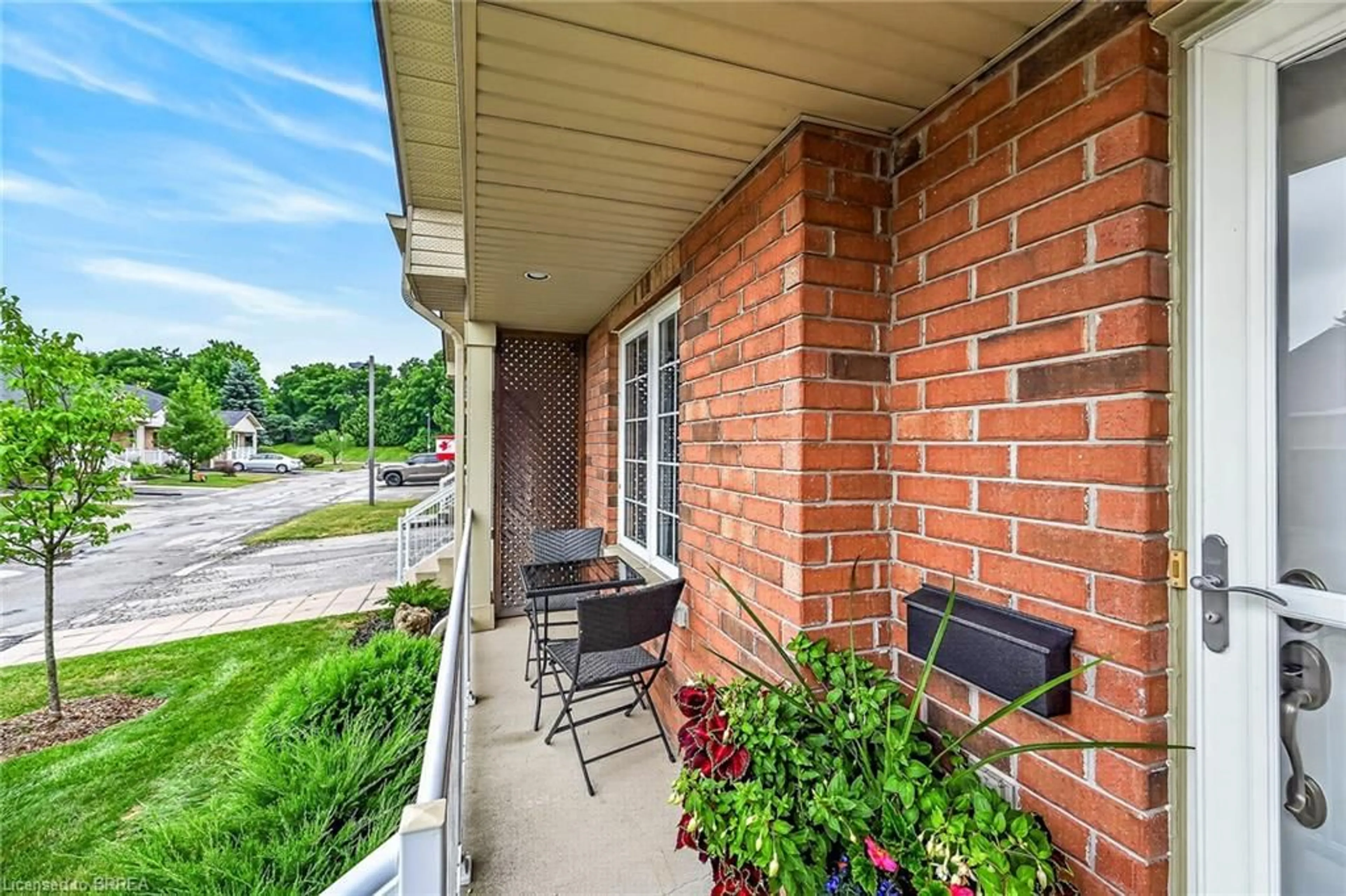 Patio, street for 54 Garden Ave #11, Brantford Ontario N3S 0A1
