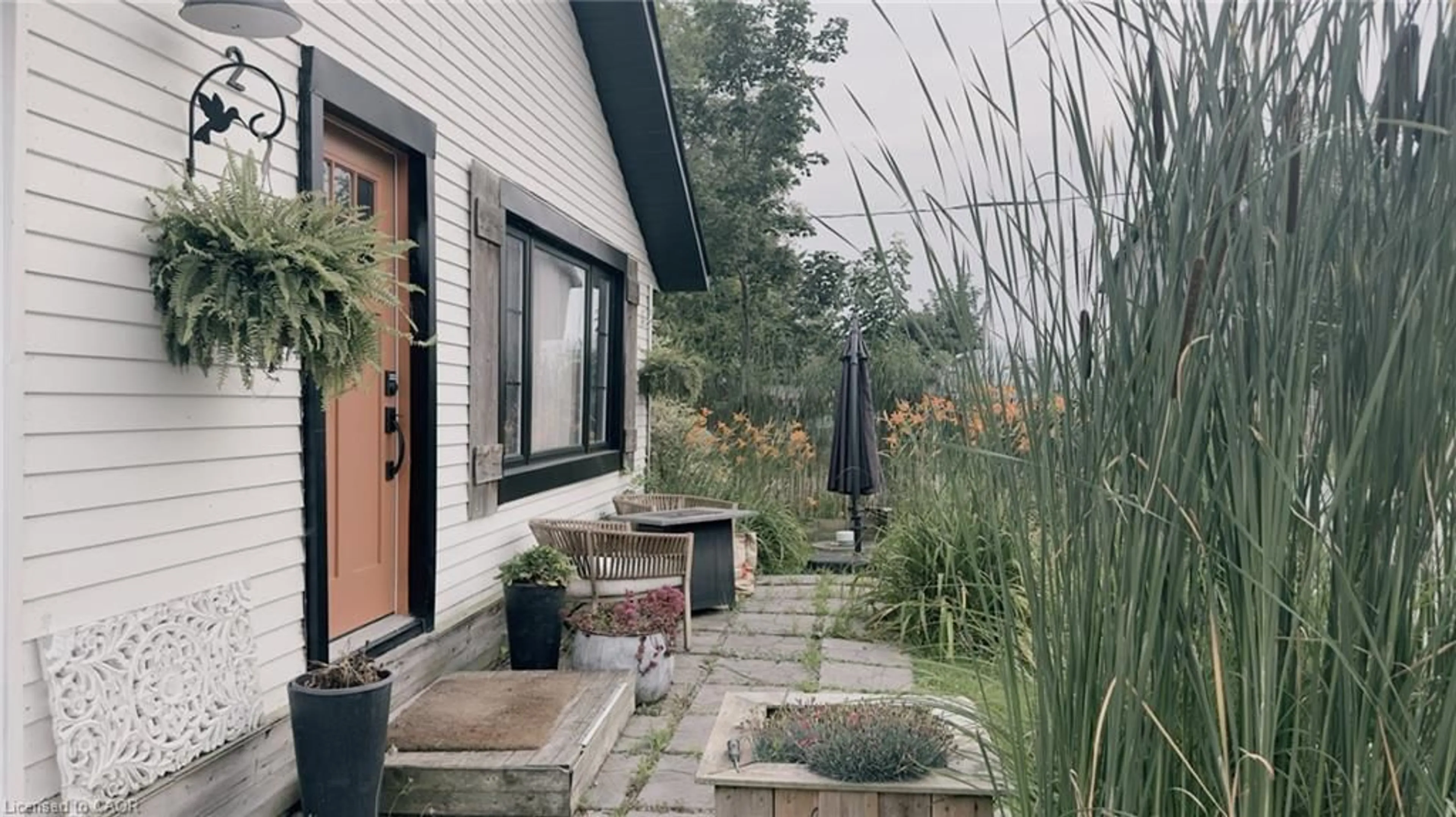 Patio, street for 2 Fagan St, Peacock Point Ontario N0A 1L0