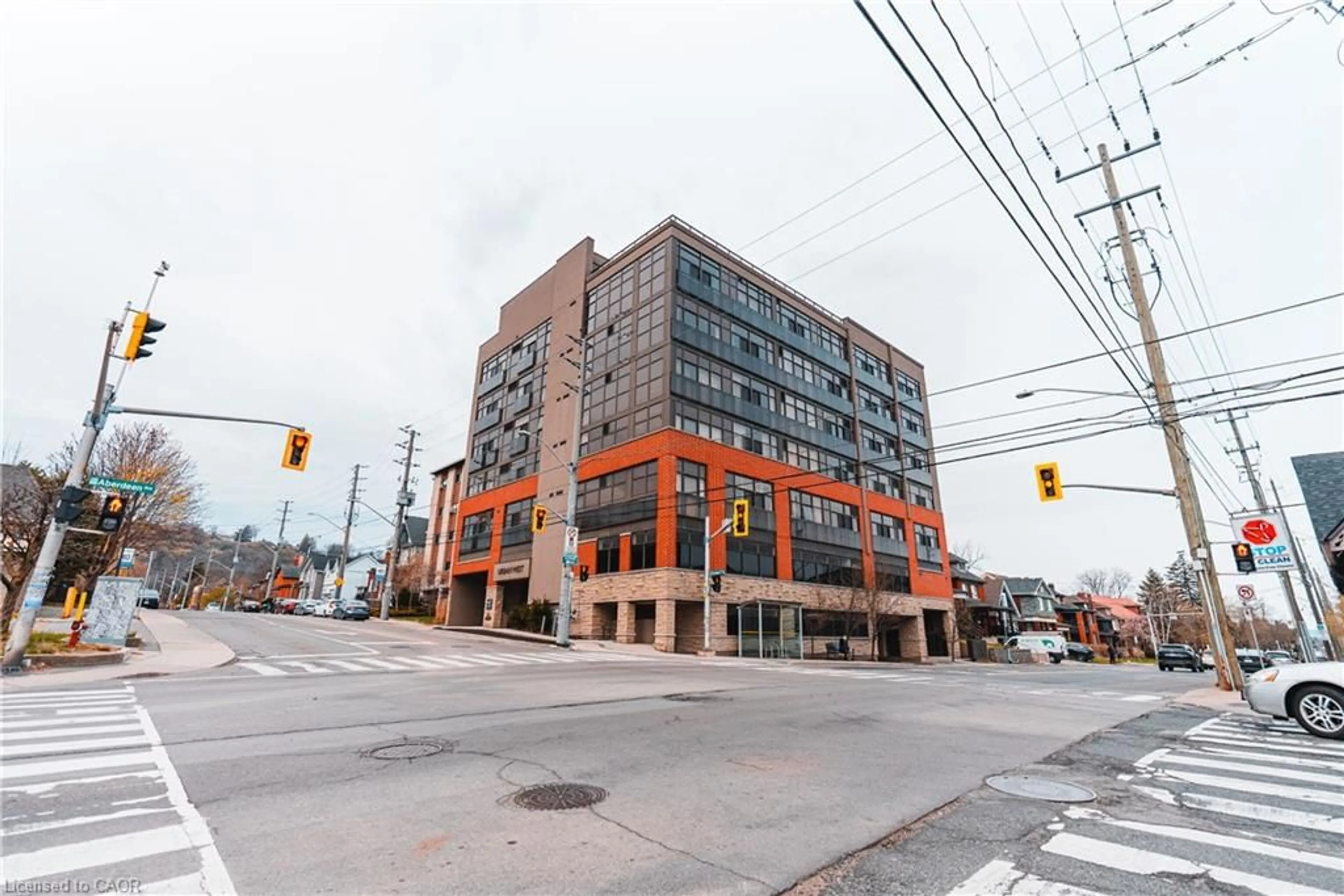 Blurry image for 427 Aberdeen Ave #102, Hamilton Ontario L8P 2S4
