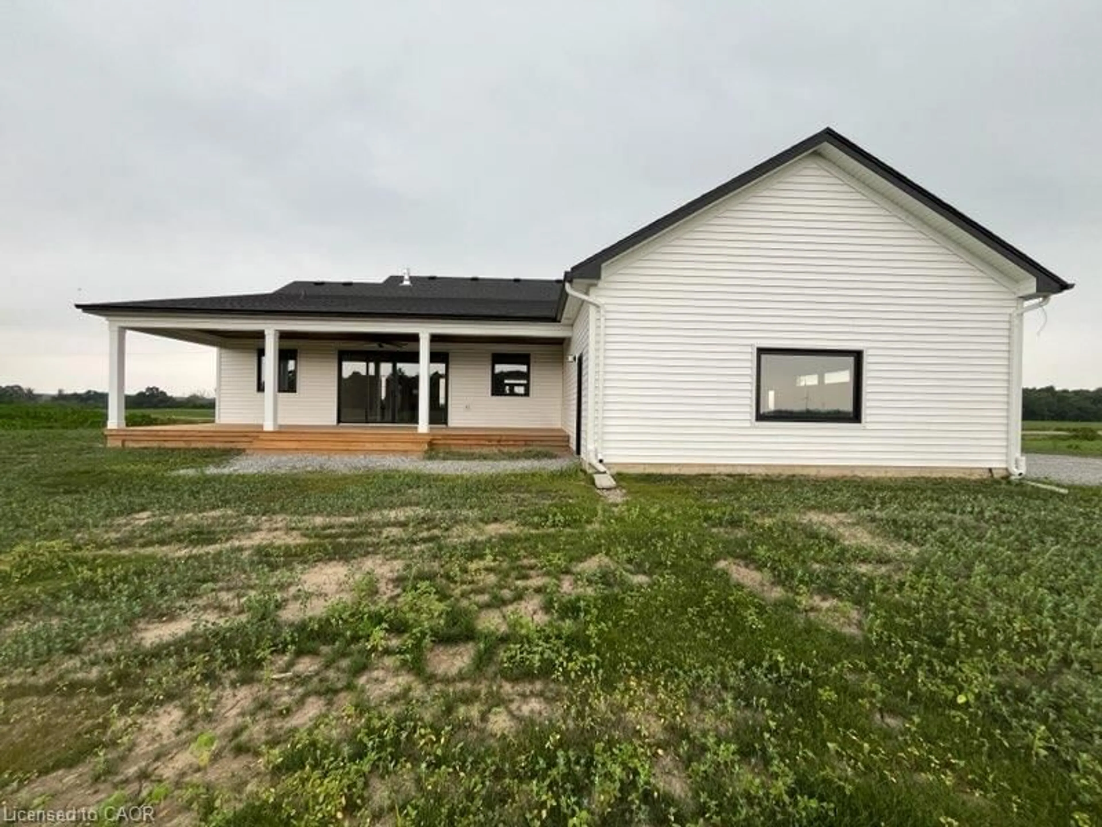 A pic from outside/outdoor area/front of a property/back of a property/a pic from drone, building for 348 Hart Rd, Dunnville Ontario N1A 2W1