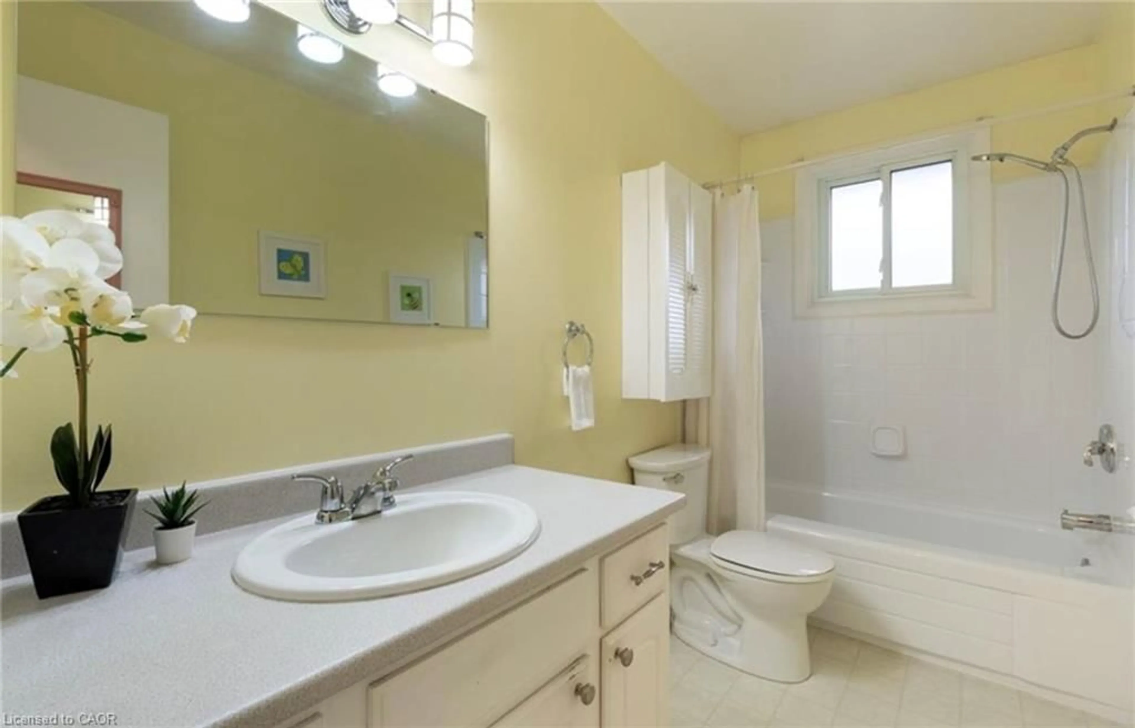 Standard bathroom, ceramic/tile floor for 108 Culver Cres, London Ontario N5V 3G4