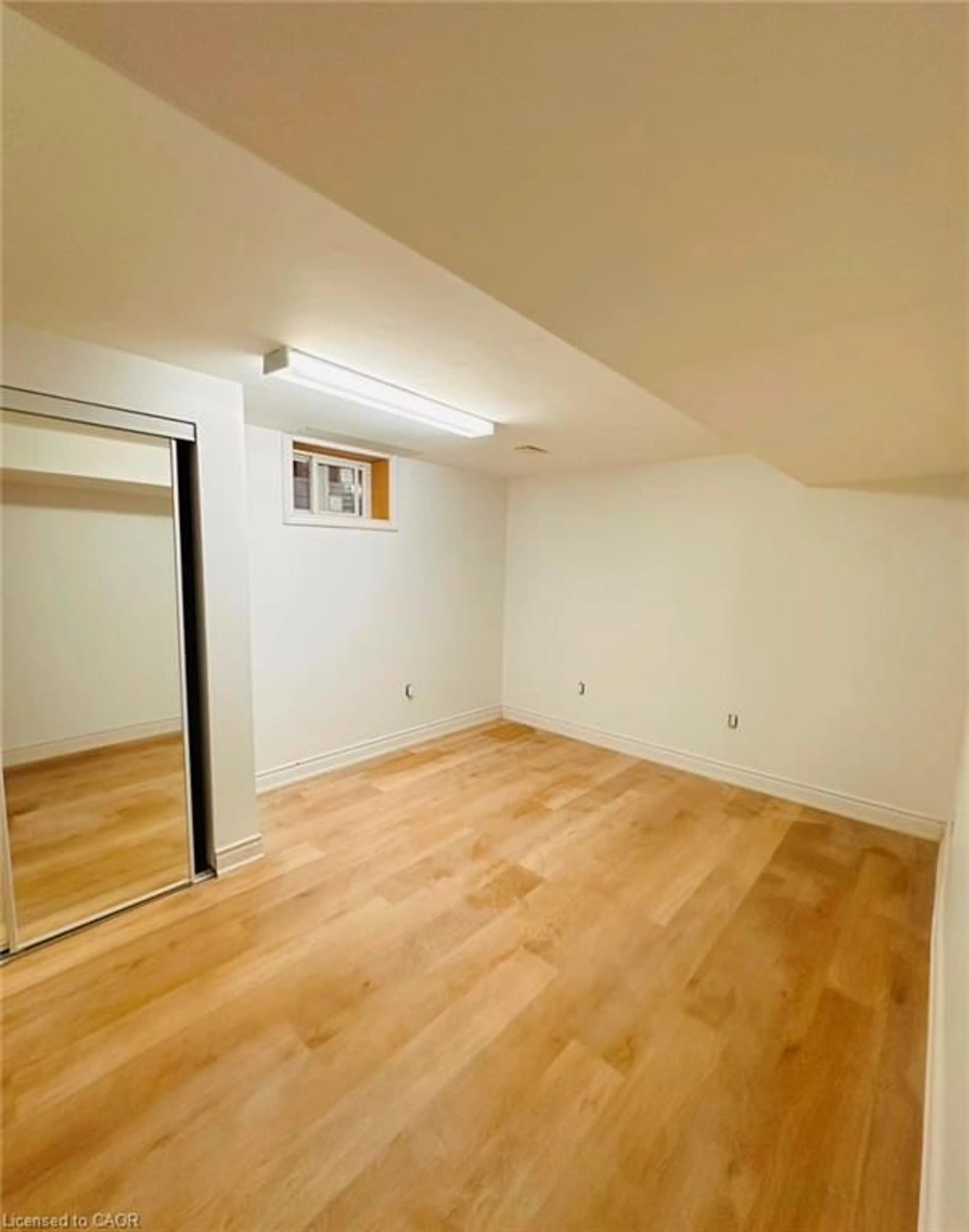 A pic of a room for 108 Culver Cres, London Ontario N5V 3G4