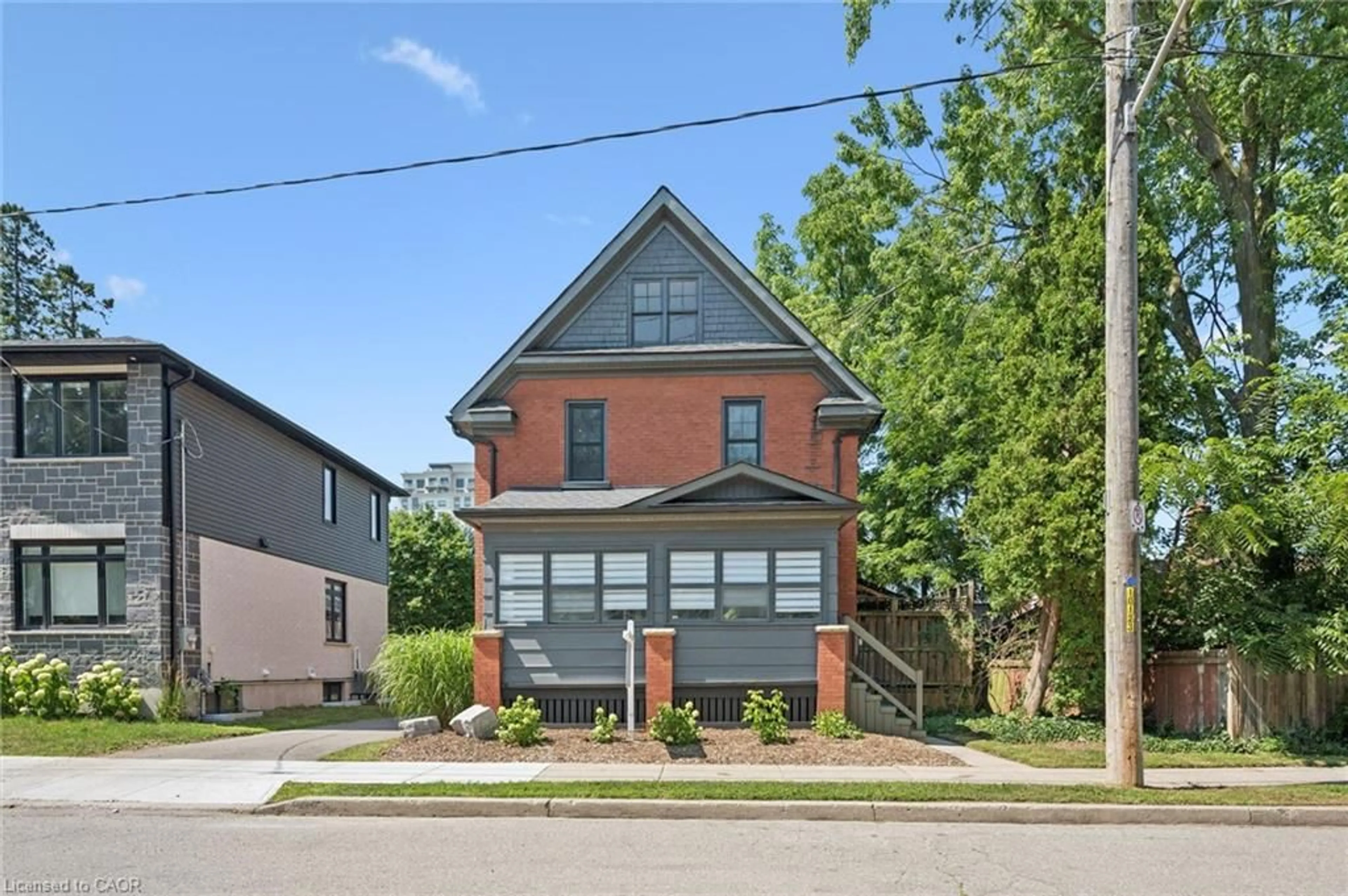 Home with brick exterior material, street for 100 Dawson St, Waterloo Ontario N2L 1R4