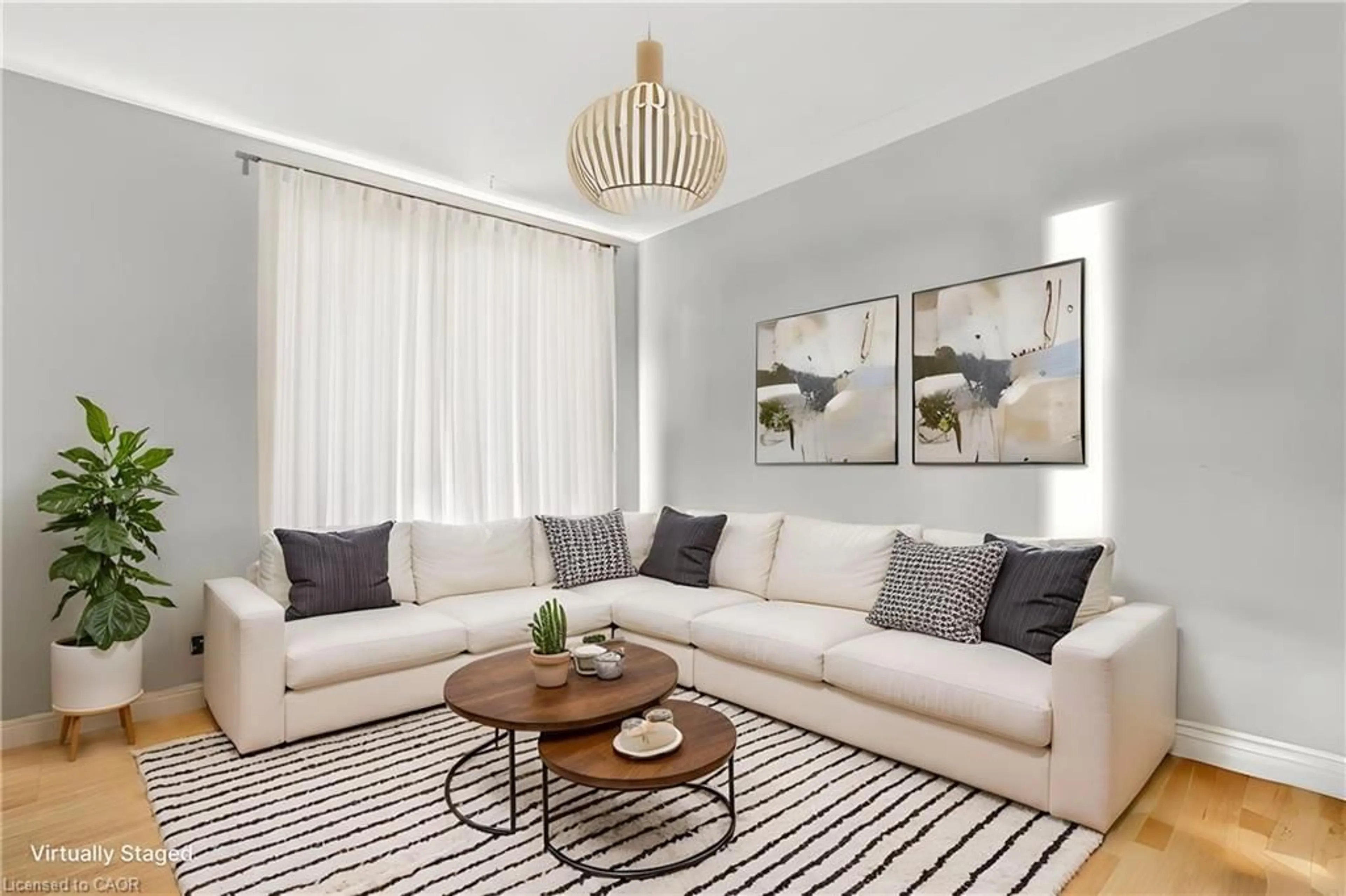 Living room with furniture, unknown for 86 Christopher Dr, Cambridge Ontario N1R 4S4