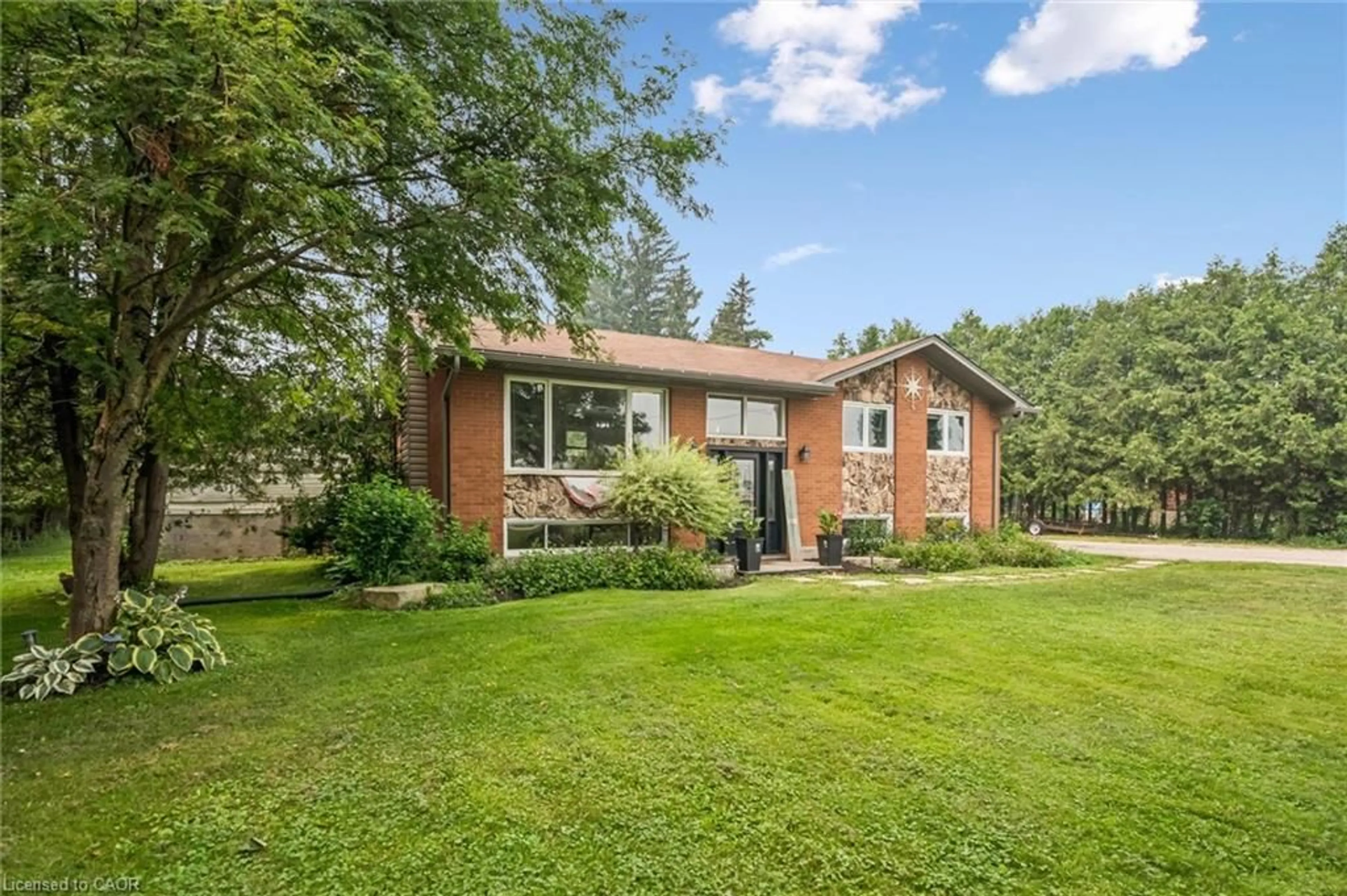 Home with brick exterior material, unknown for 7988 Wellington Road 12, Arthur Ontario N0G 1A0