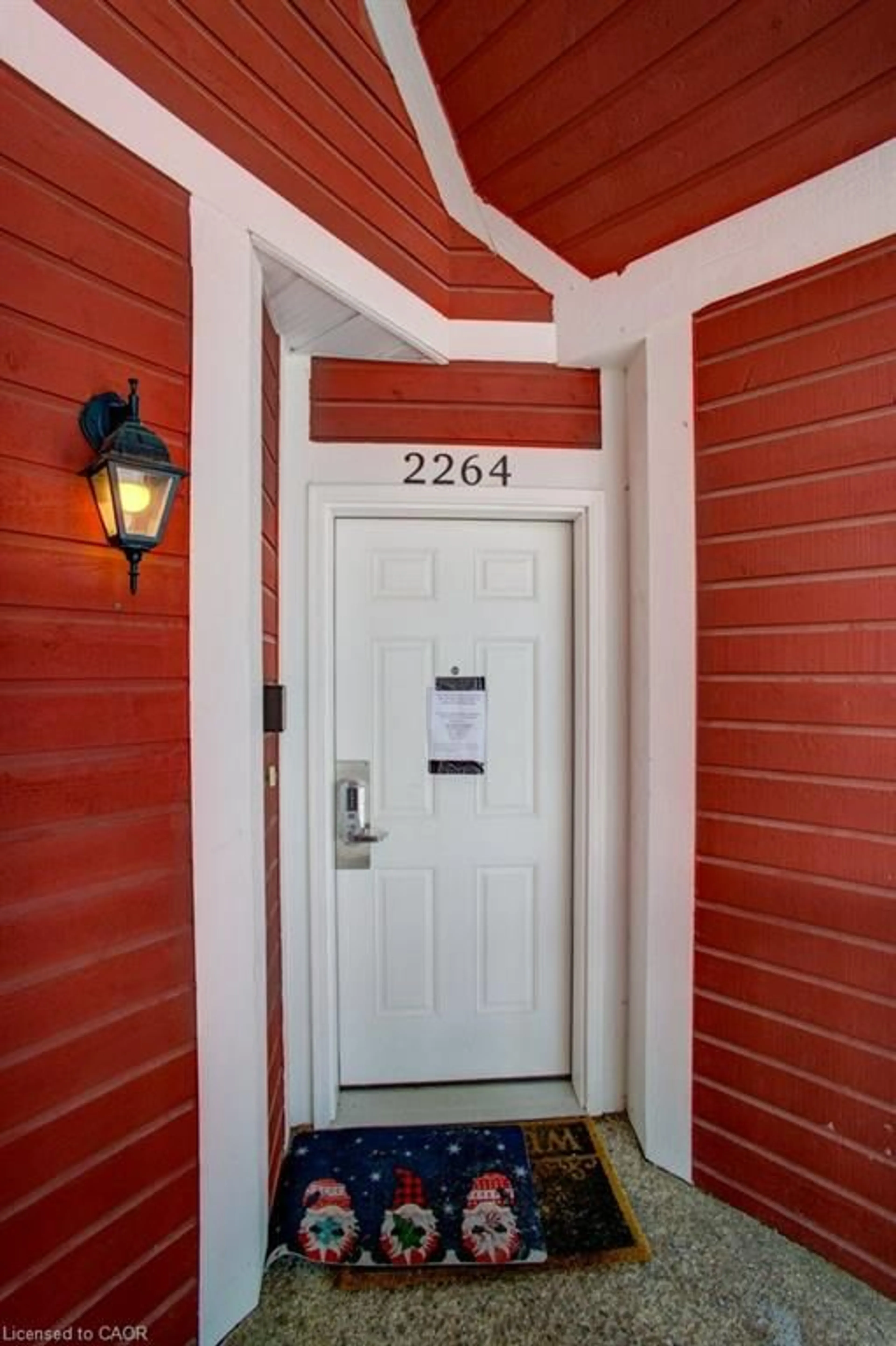 Indoor entryway for 90 Highland Dr #2264, Shanty Bay Ontario L0L 2L0