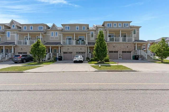 397 Westwood Dr #B, Kitchener 3