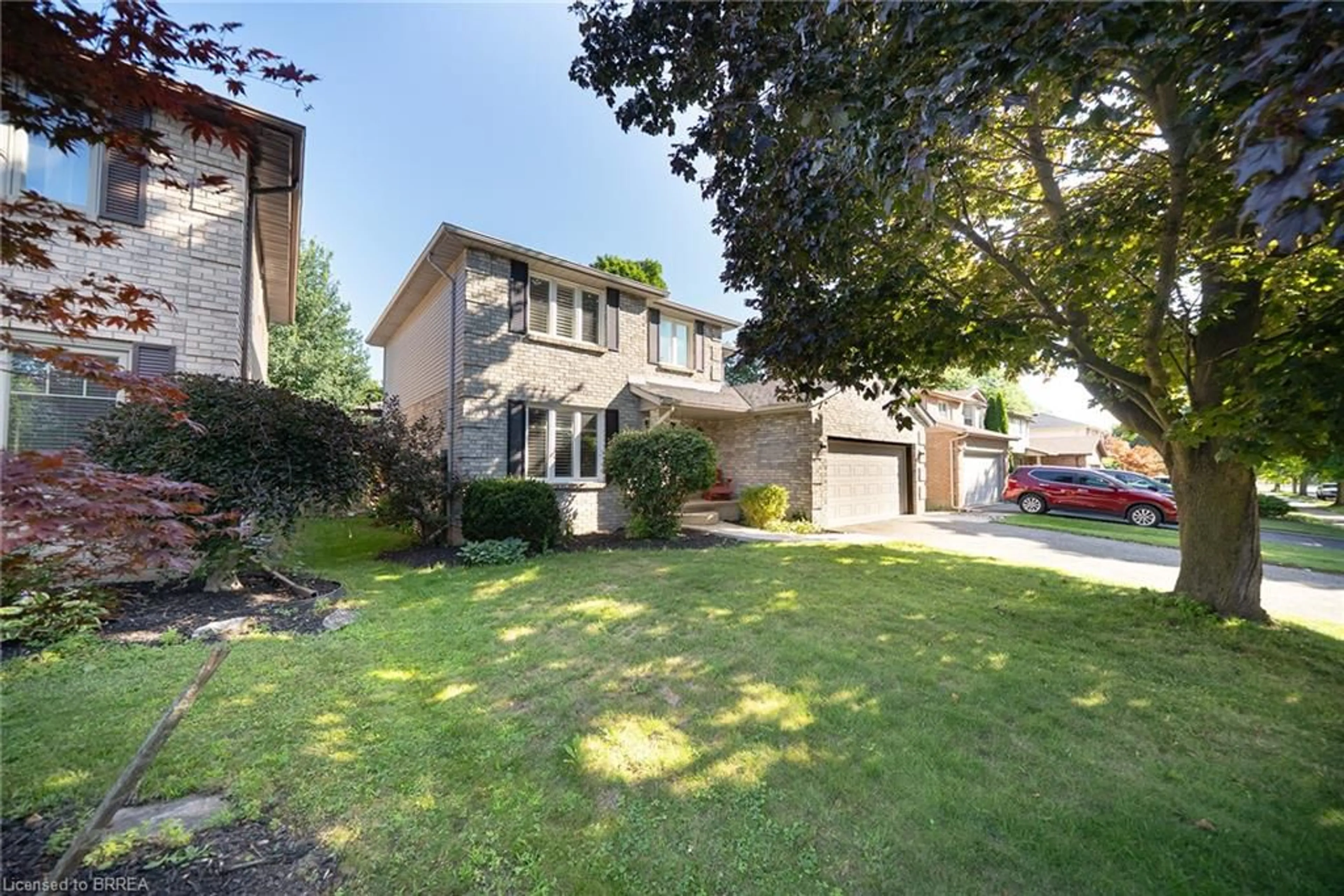 A pic from outside/outdoor area/front of a property/back of a property/a pic from drone, street for 20 Hogarth Rd, Brantford Ontario N3T 6E7