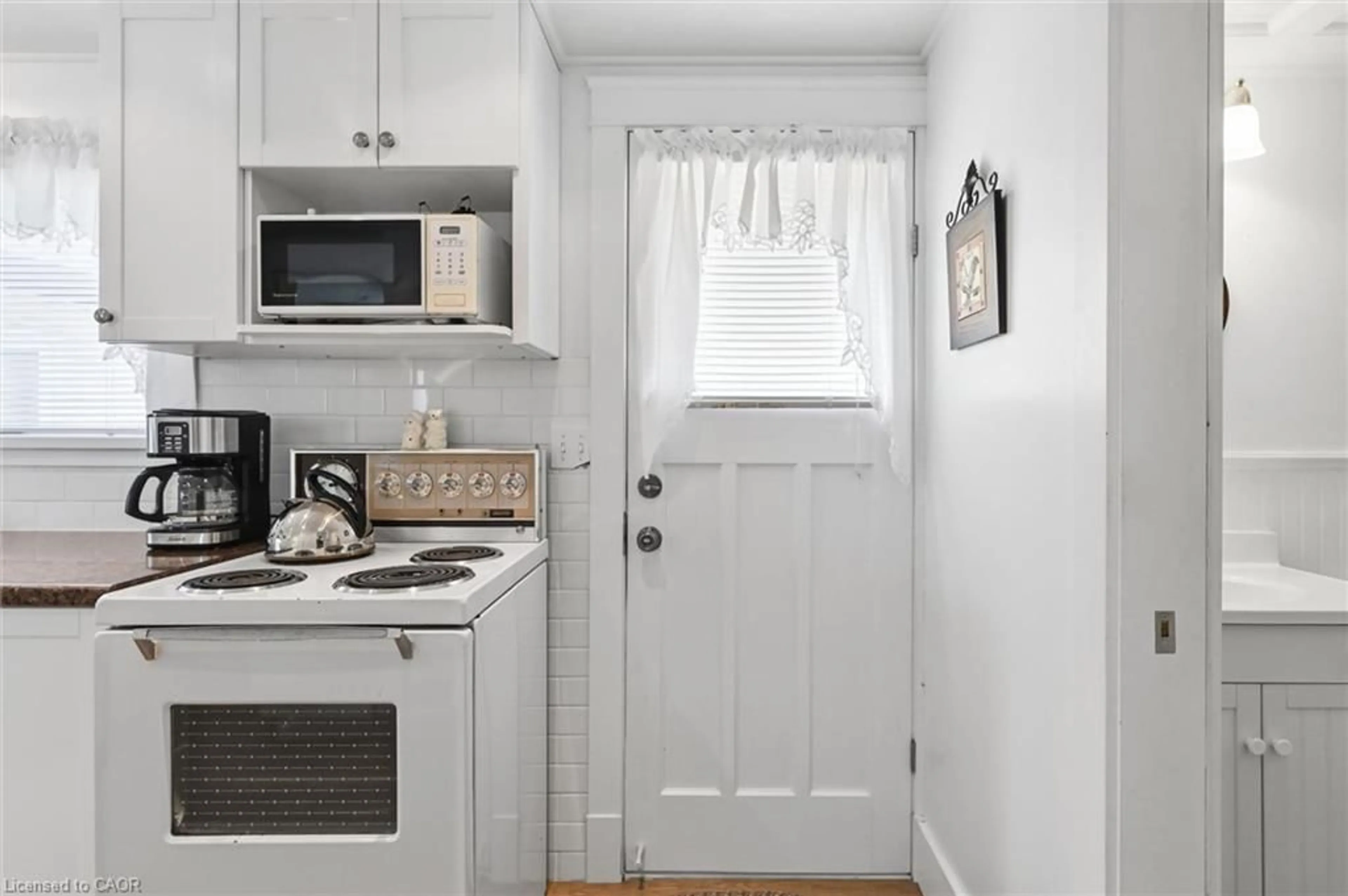 Standard kitchen, unknown for 27 Winger Dr, Selkirk Ontario N0A 1P0
