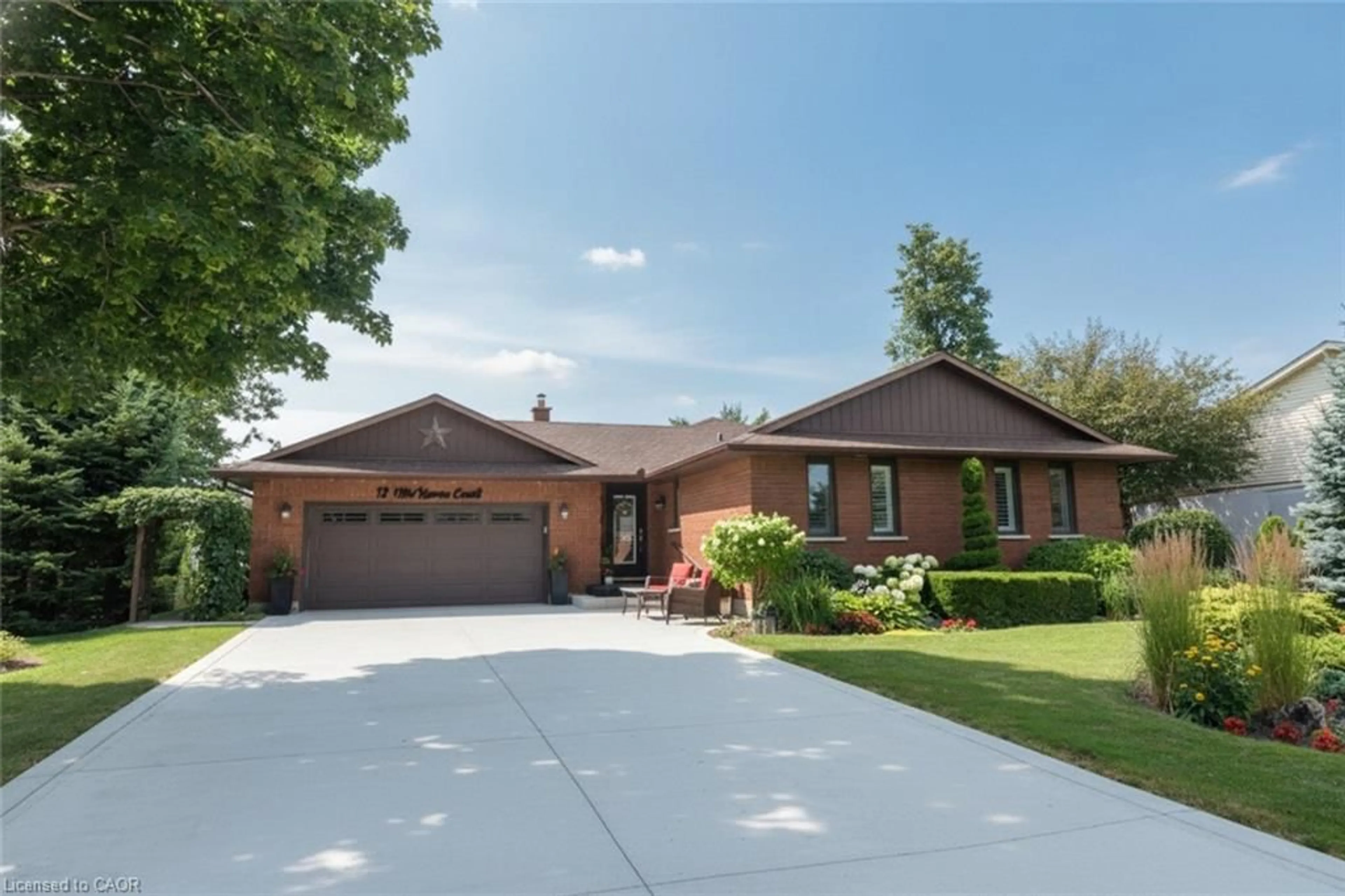 Home with brick exterior material, street for 12 Mckeown Crt, Caledonia Ontario N3W 1G8