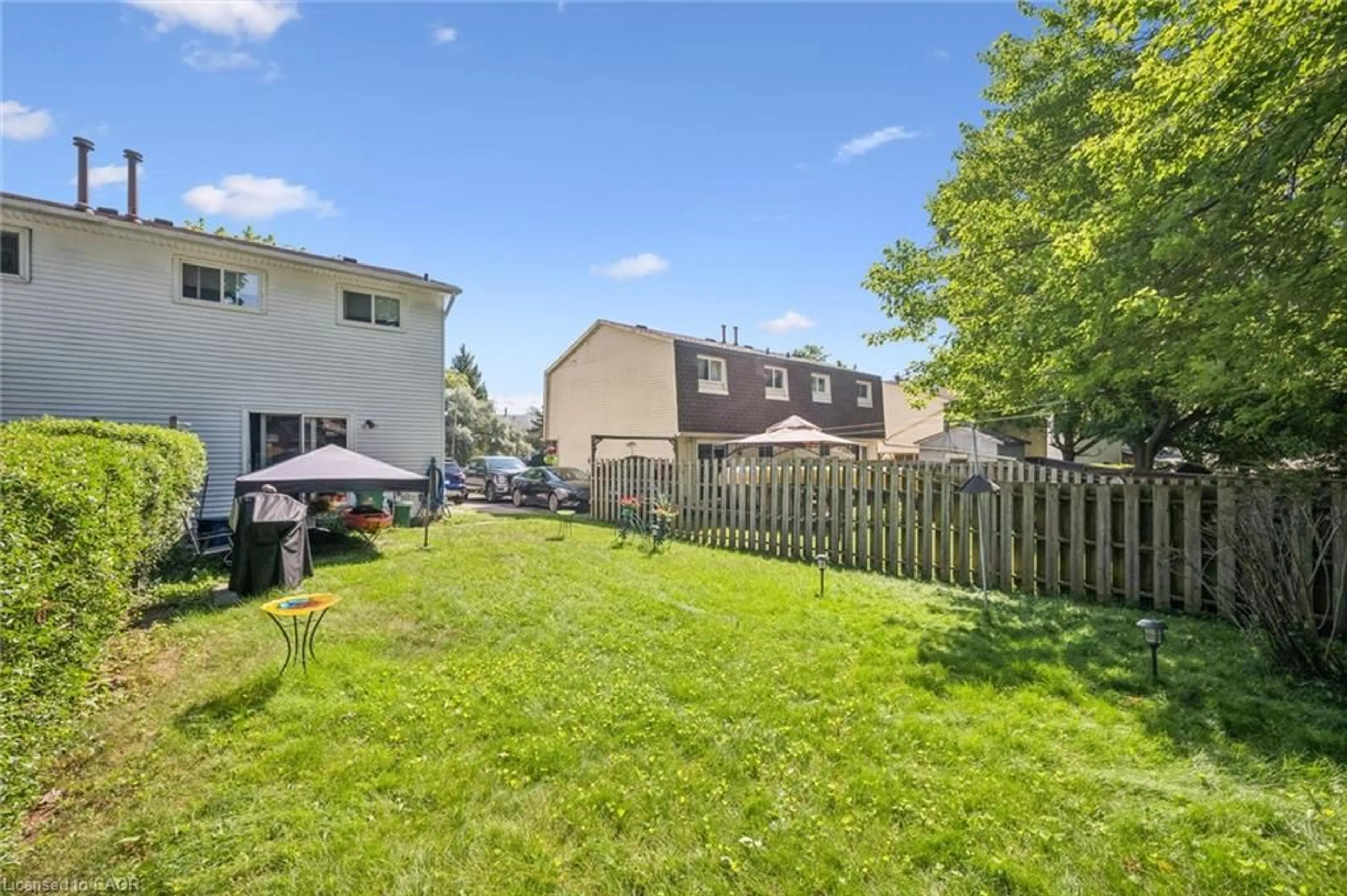 Patio, street for 264 Northlake Dr #A, Waterloo Ontario N2V 1A9