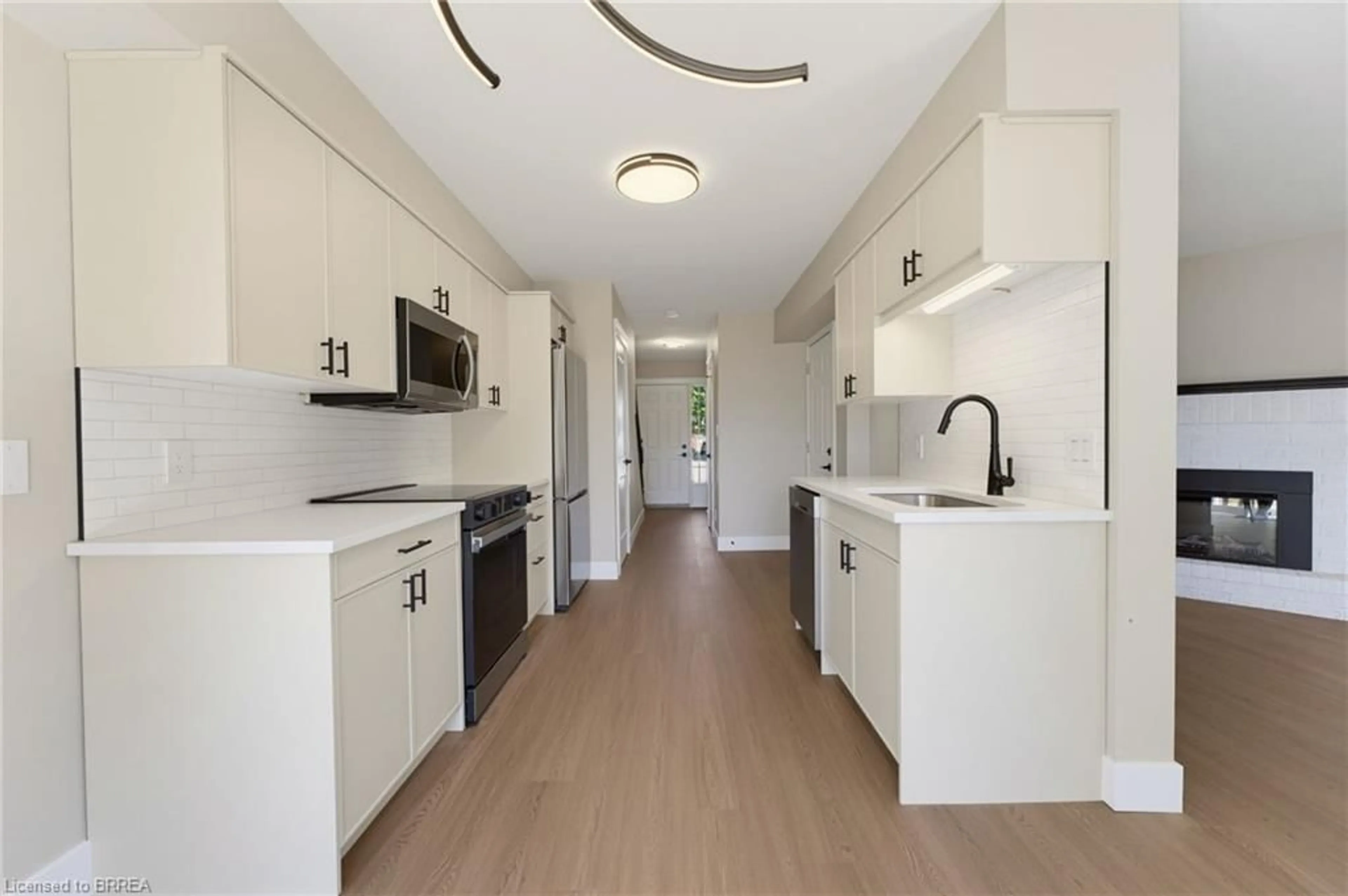 Open concept kitchen, unknown for 26 Graystone Crt, Paris Ontario N3L 3Y1