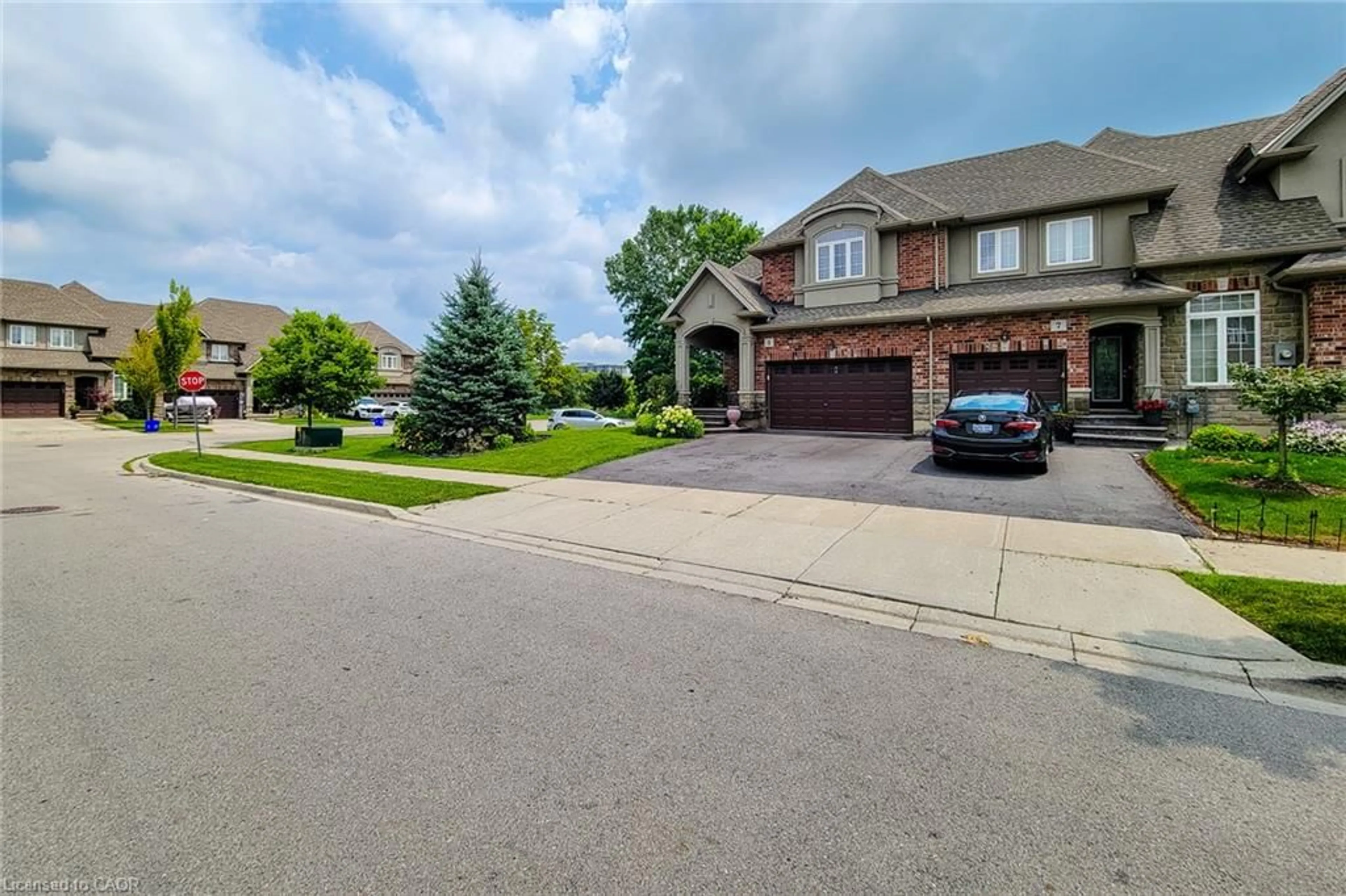 Unknown for 5 Medici Lane, Hamilton Ontario L9B 0C8
