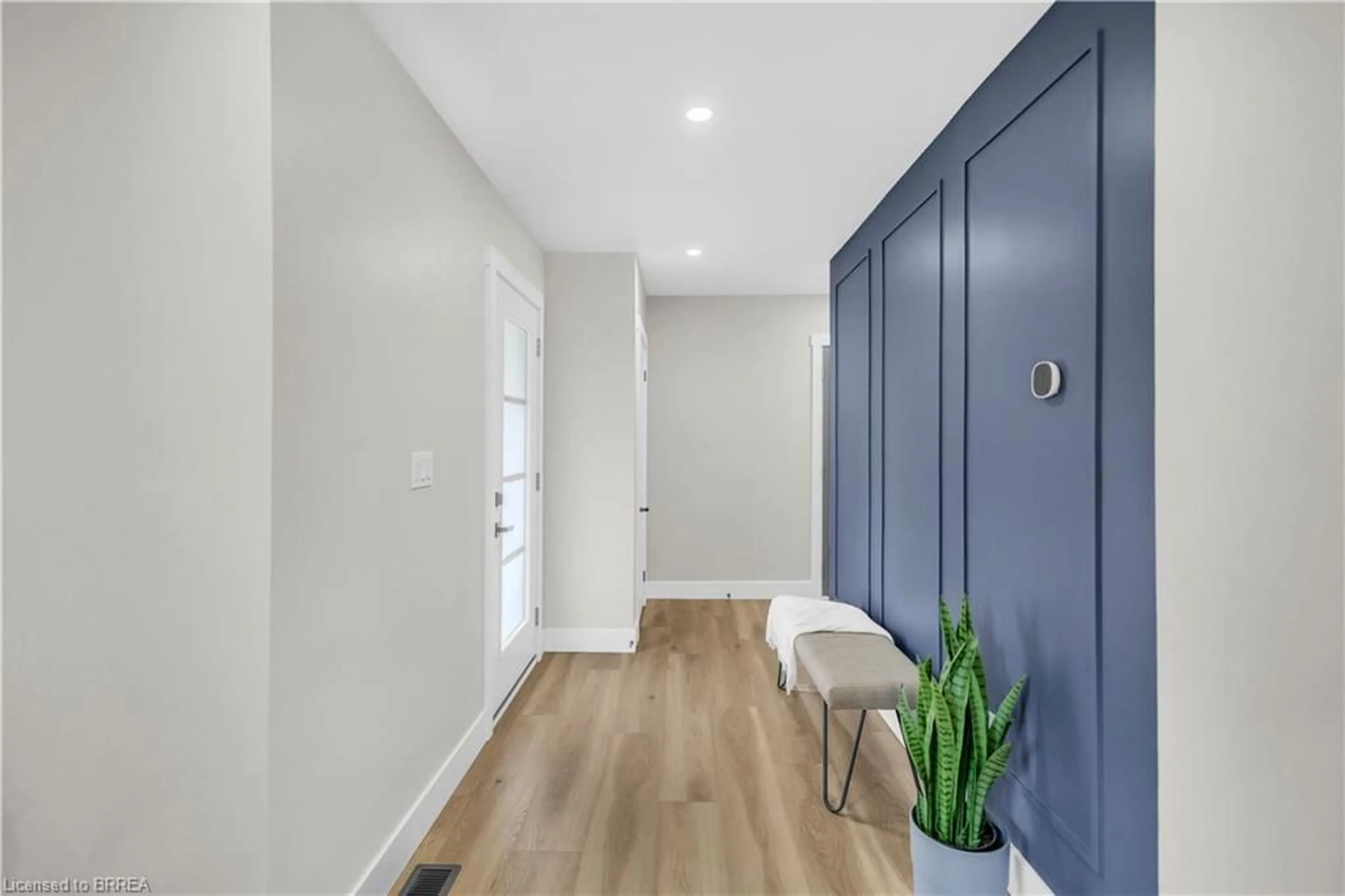 Indoor entryway for 44 Tyrell St, Simcoe Ontario N3Y 2H4