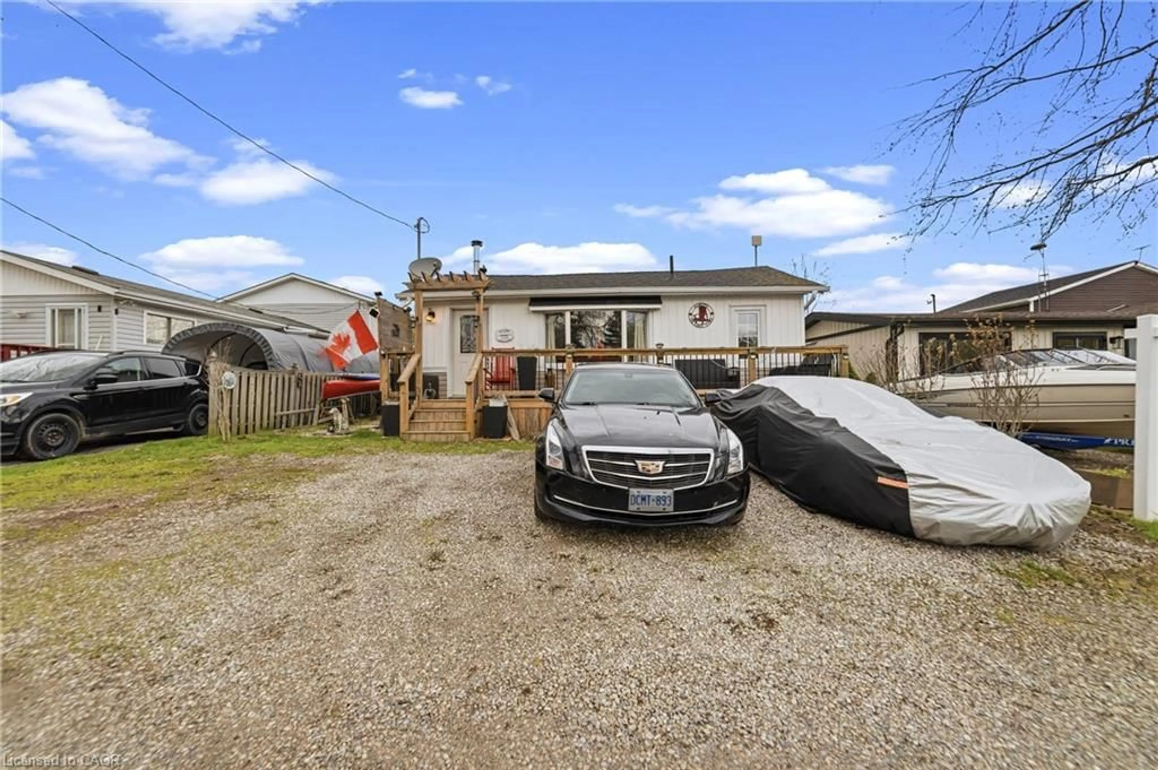 A pic from outside/outdoor area/front of a property/back of a property/a pic from drone, unknown for 18 Westmoreland Lane, Selkirk Ontario N0A 1P0