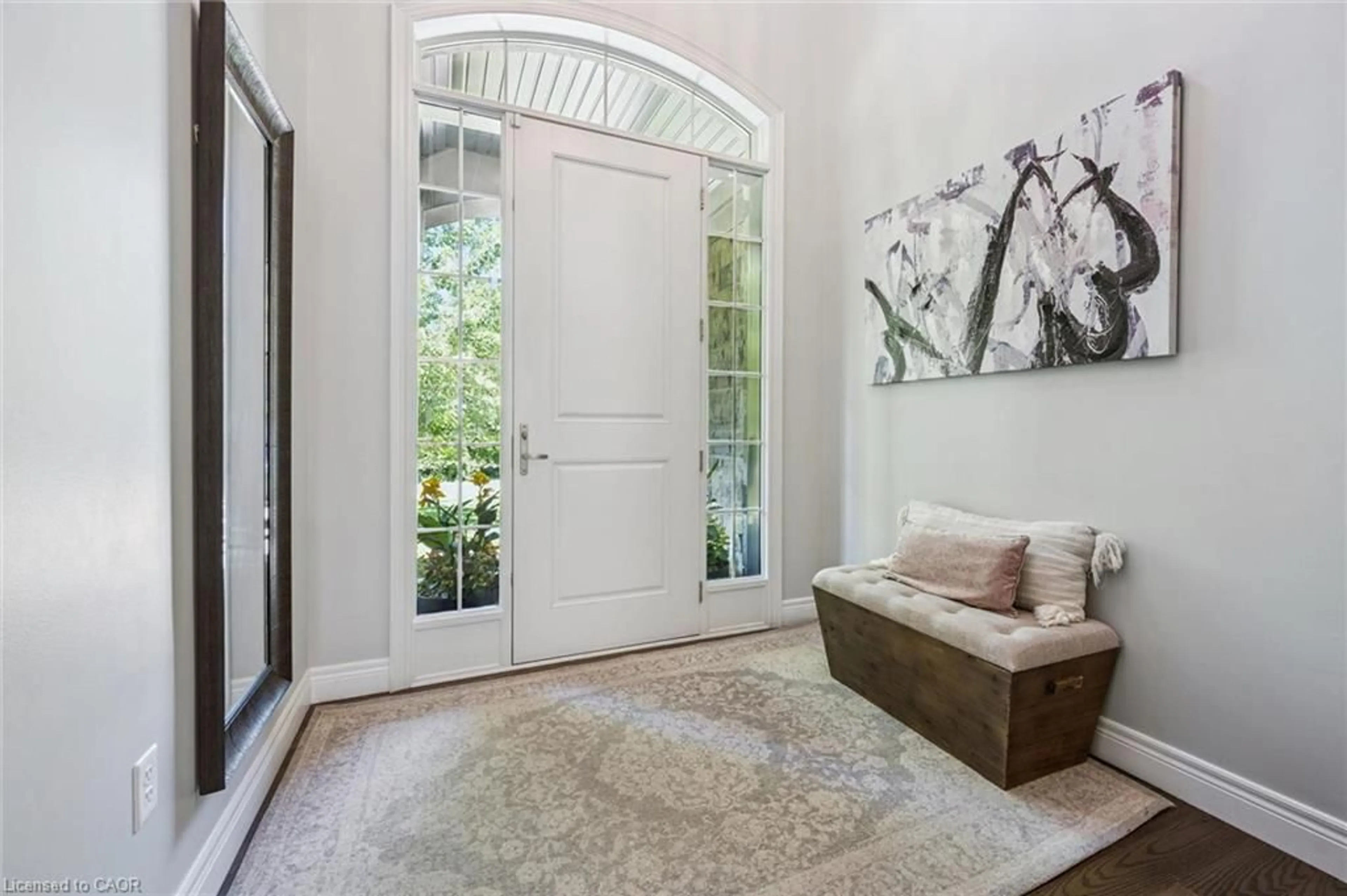 Indoor entryway for 133 Cook's Mill Rd, Puslinch Ontario N0B 2J0