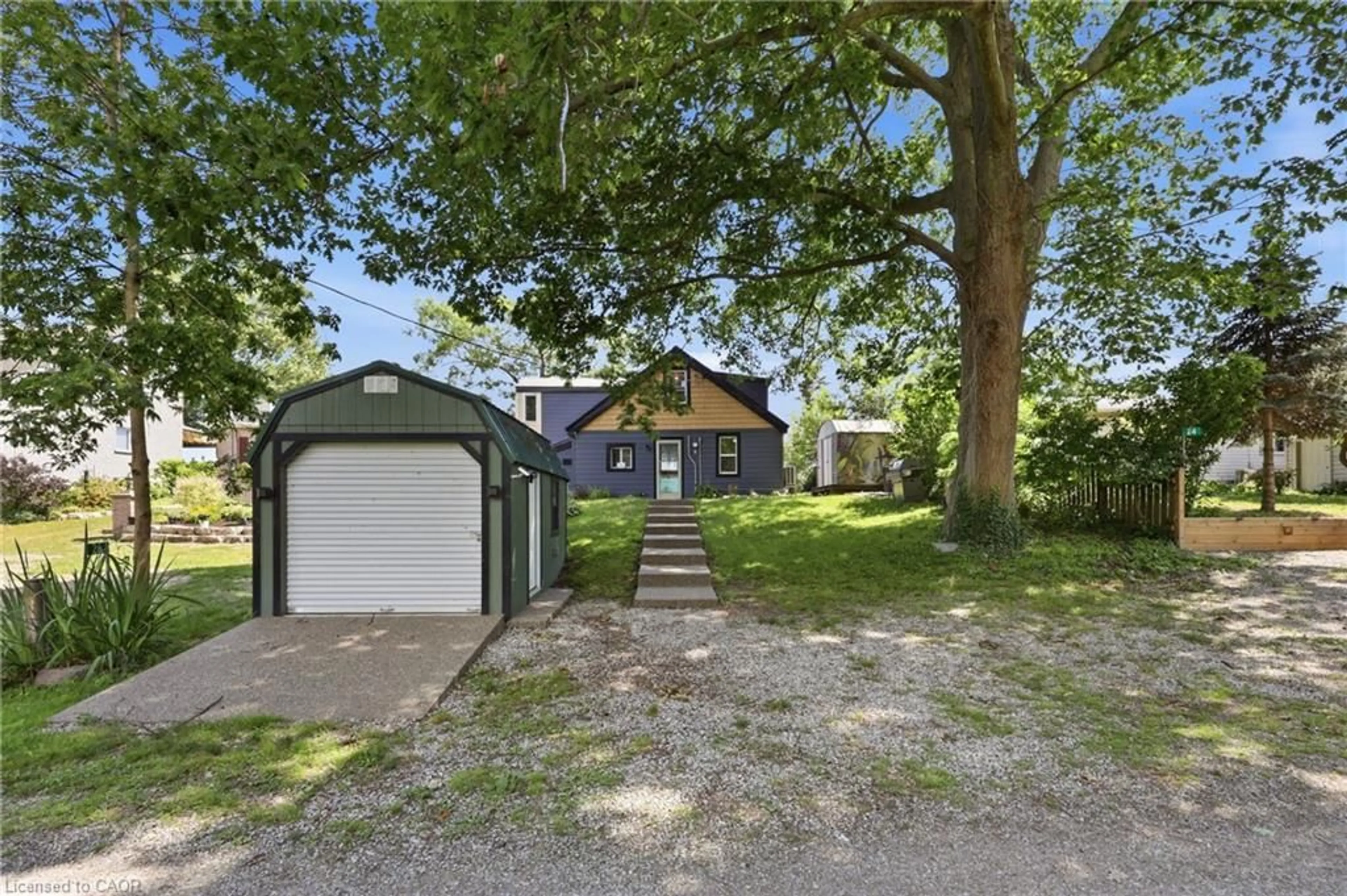 A pic from outside/outdoor area/front of a property/back of a property/a pic from drone, street for 26 Lake Rd, Selkirk Ontario N0A 1P0