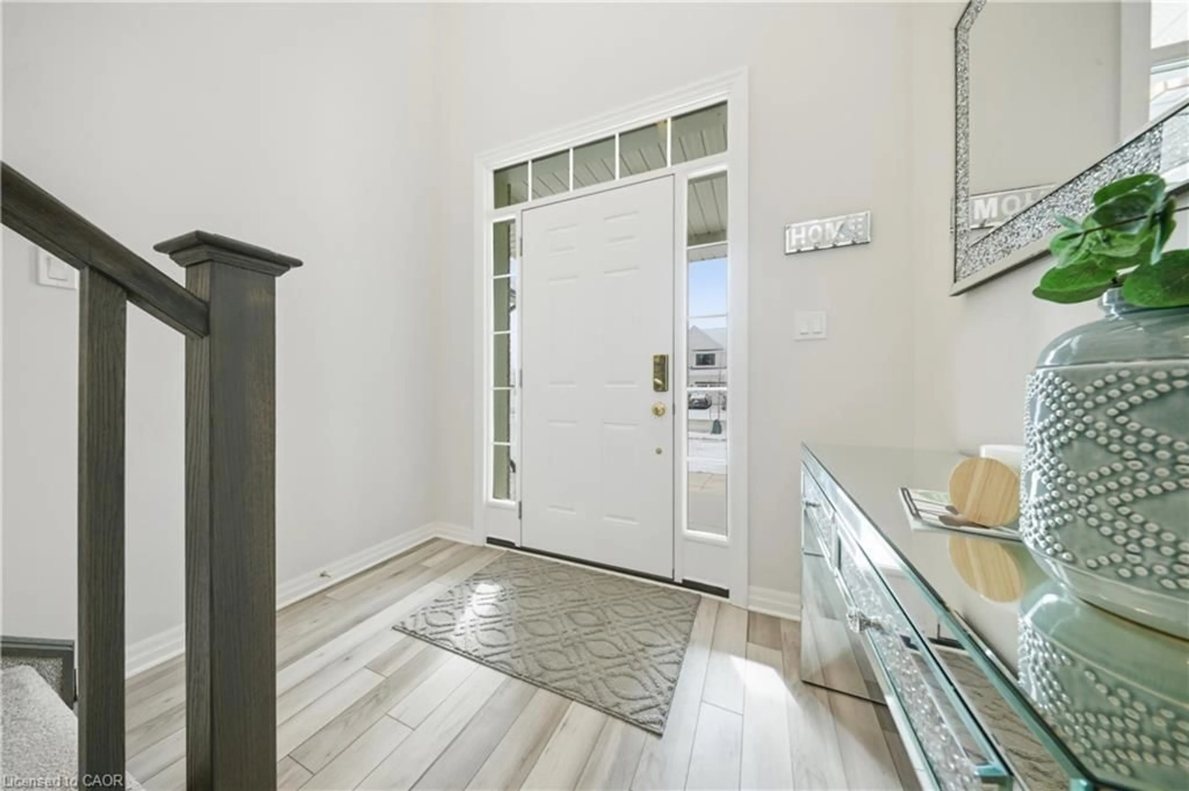 Indoor entryway for 89 Acorn Trail, St. Thomas Ontario N5R 0L8