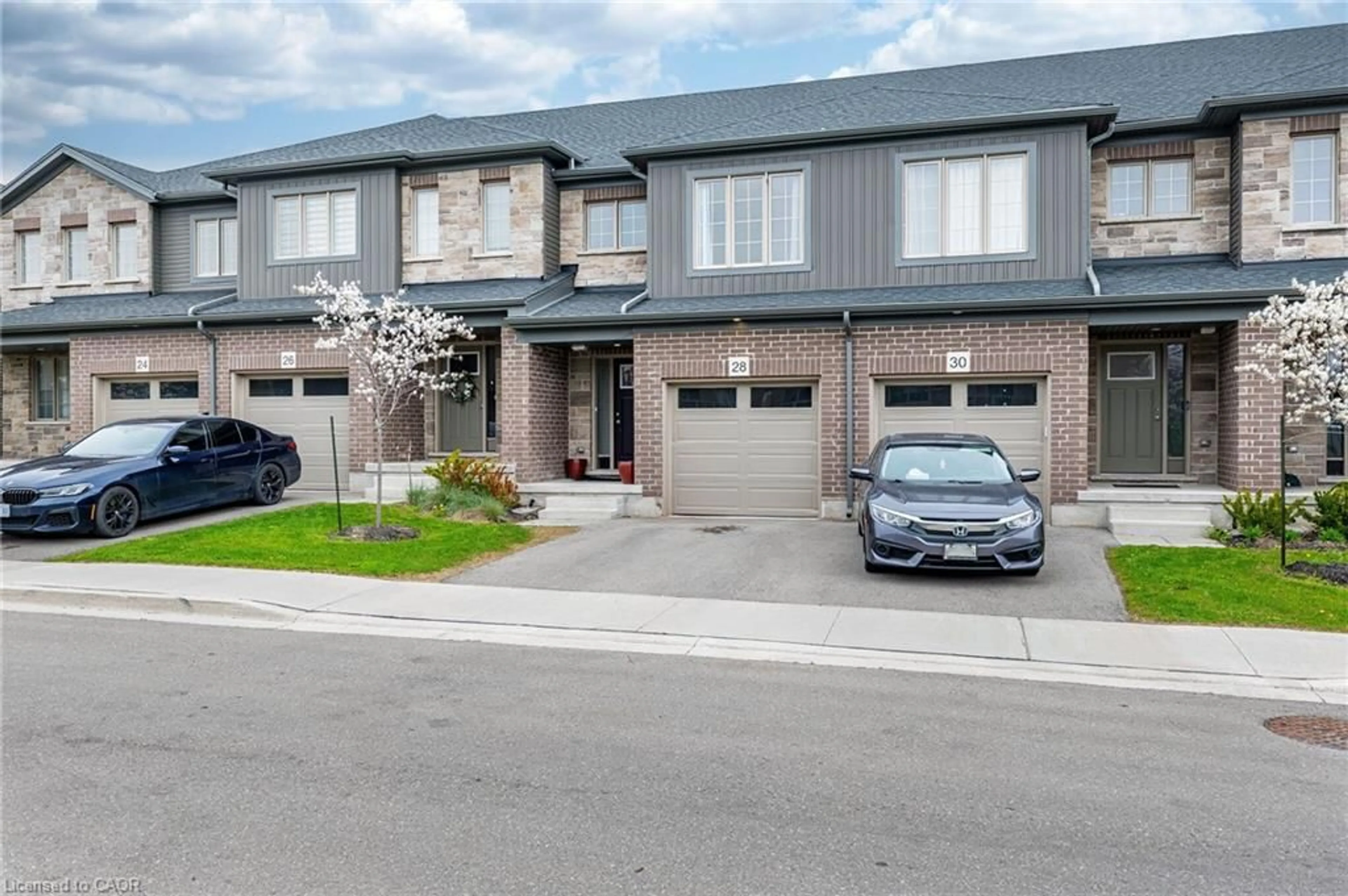 Home with brick exterior material, street for 28 West Mill St, Ayr Ontario N0B 1E0