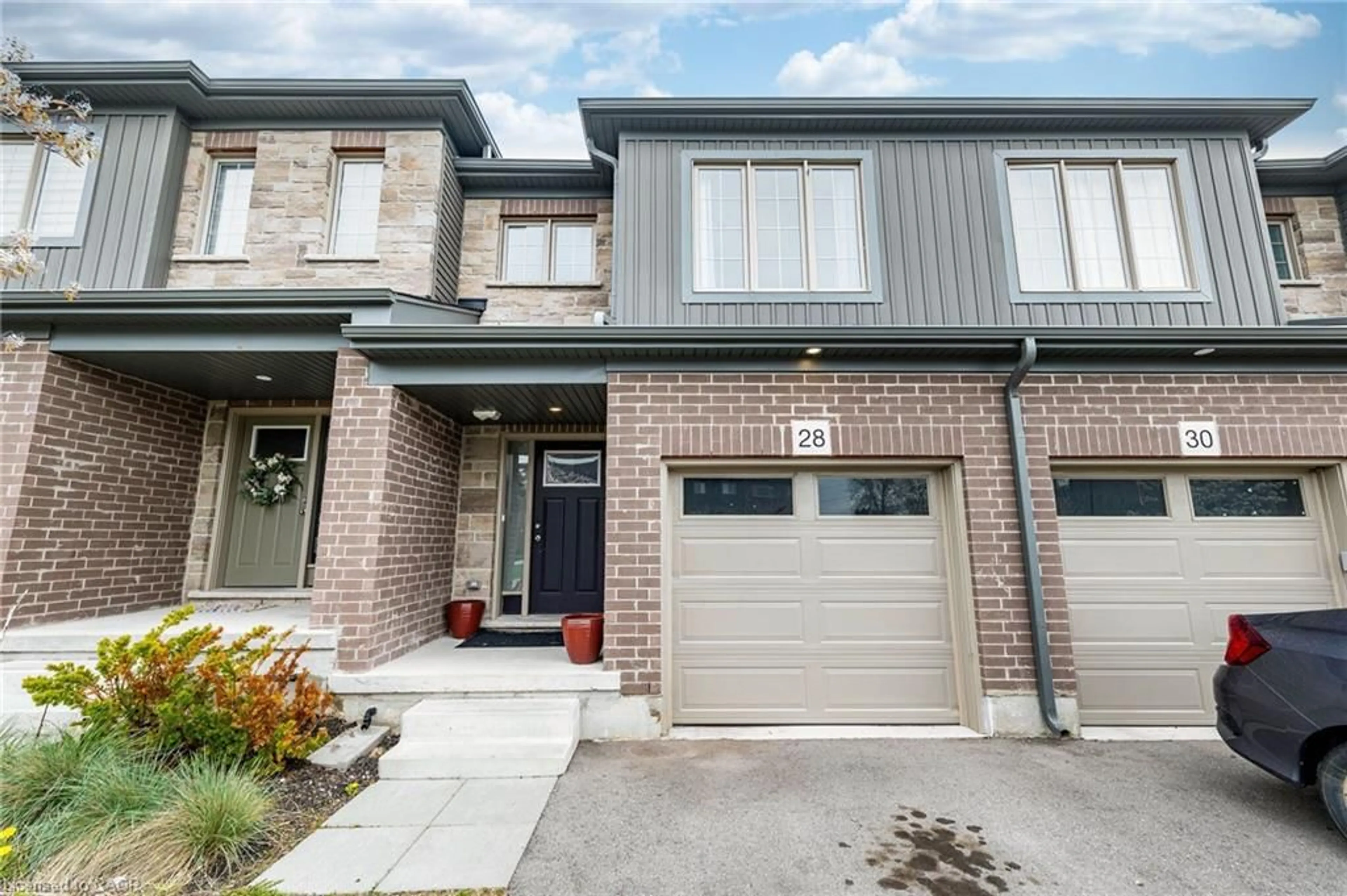 Home with brick exterior material, street for 28 West Mill St, Ayr Ontario N0B 1E0
