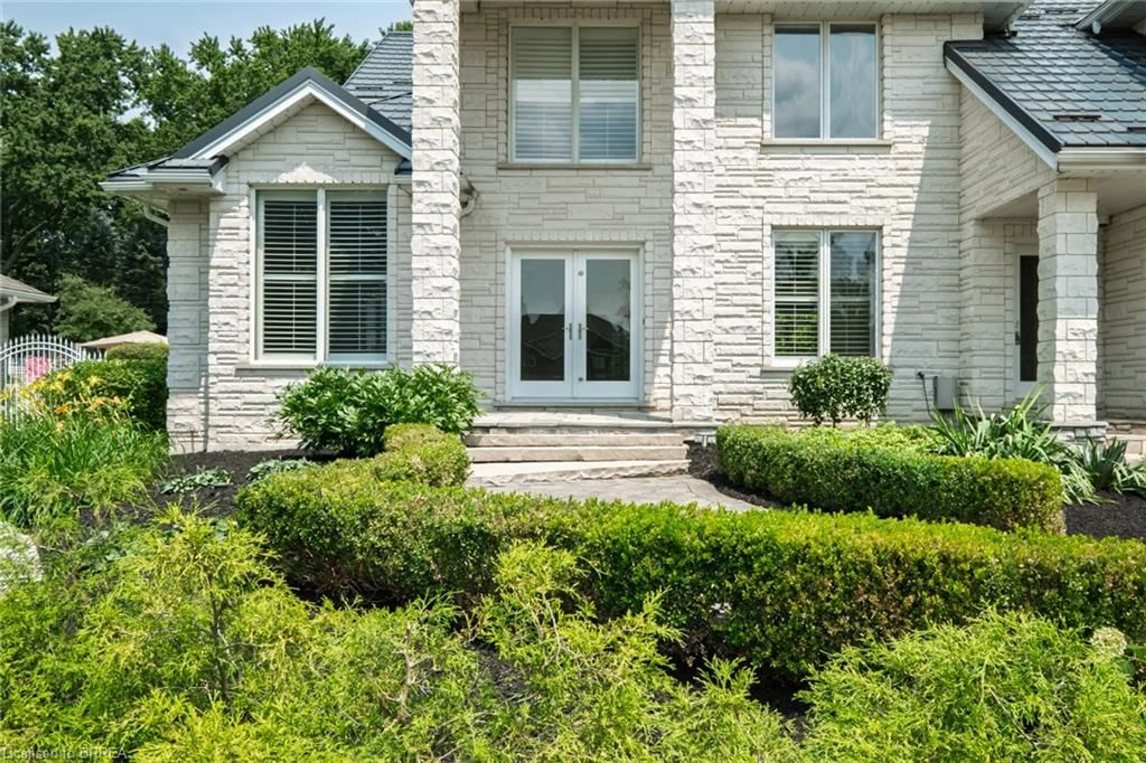 Home with brick exterior material, street for 44 St Andrew's Dr, Brantford Ontario N3T 6H3