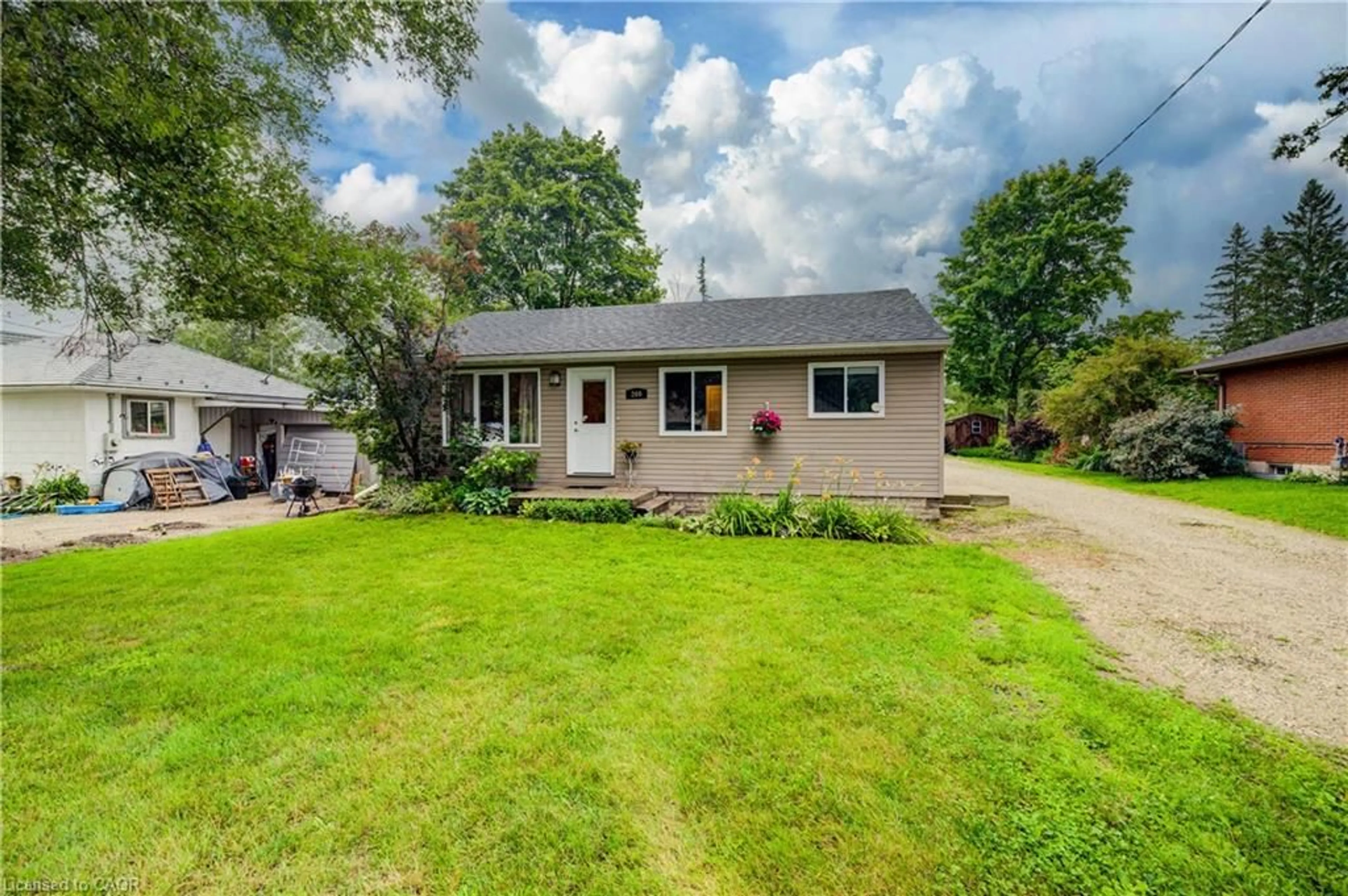 Unknown for 260 Egremont St, Mount Forest Ontario N0G 2L2