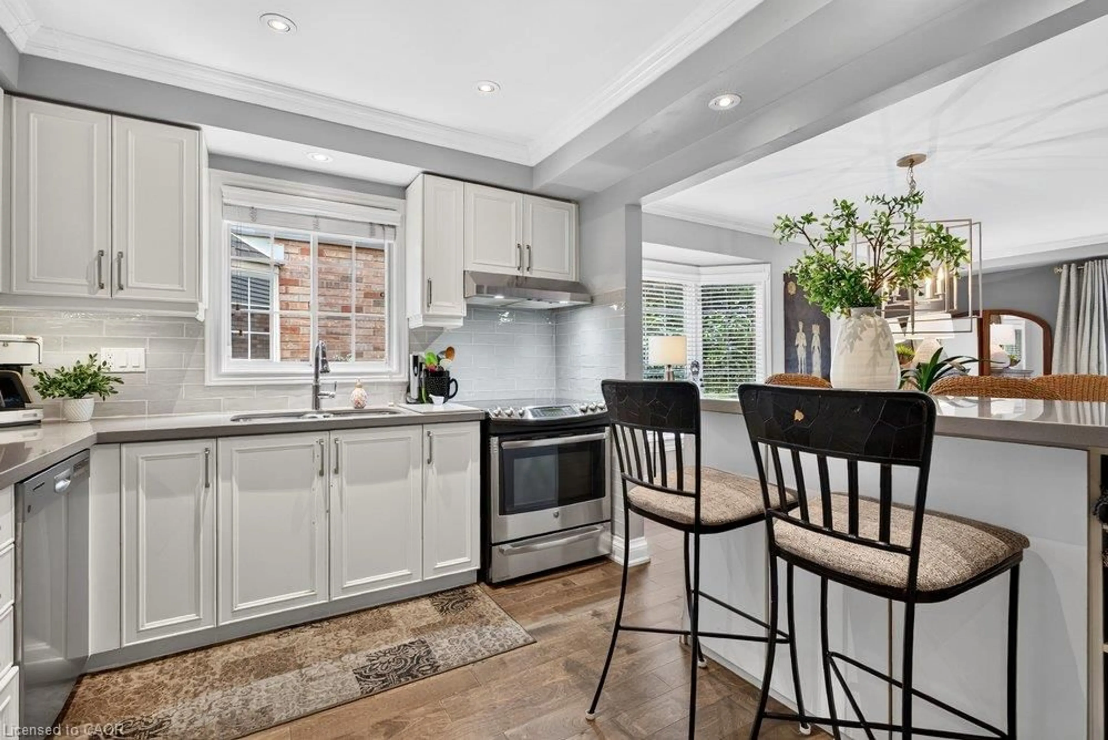 Open concept kitchen, ceramic/tile floor for 44 Frances Ave #6, Stoney Creek Ontario L8E 5V6