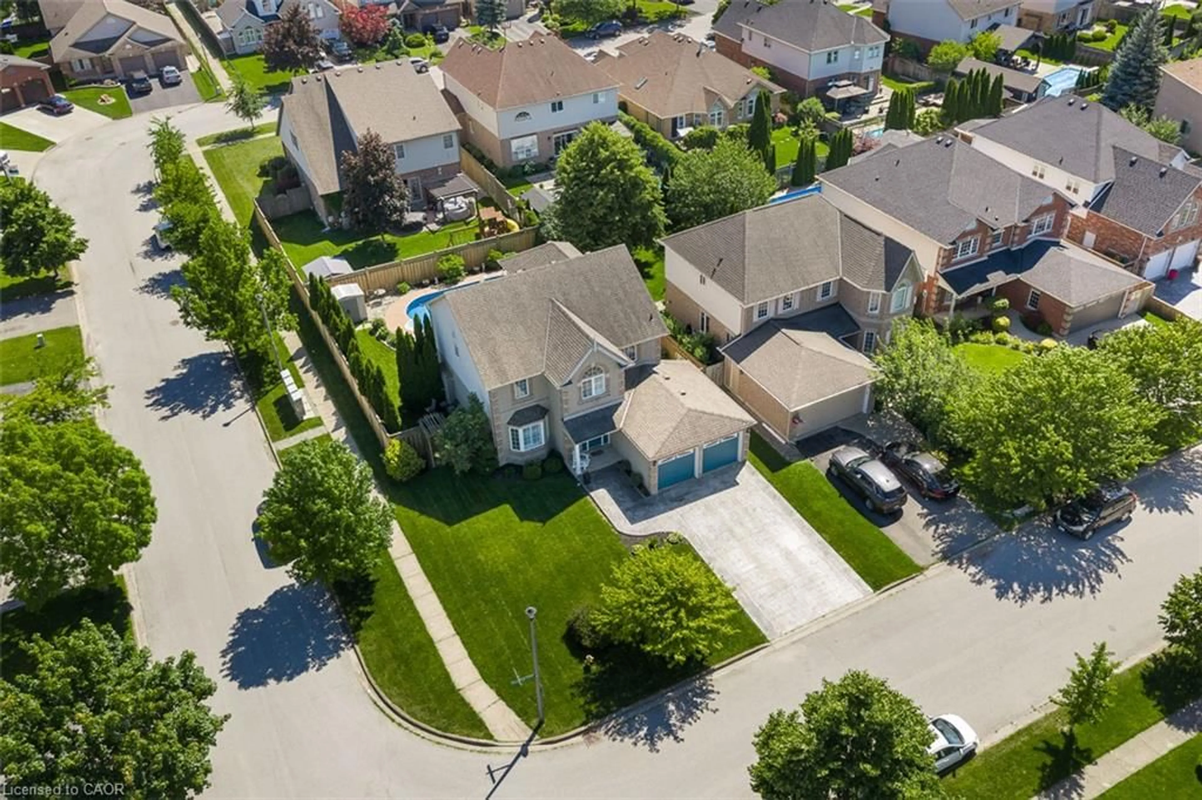 A pic from outside/outdoor area/front of a property/back of a property/a pic from drone, street for 57 Goodman Cres, St. Catharines Ontario L2S 3Z5