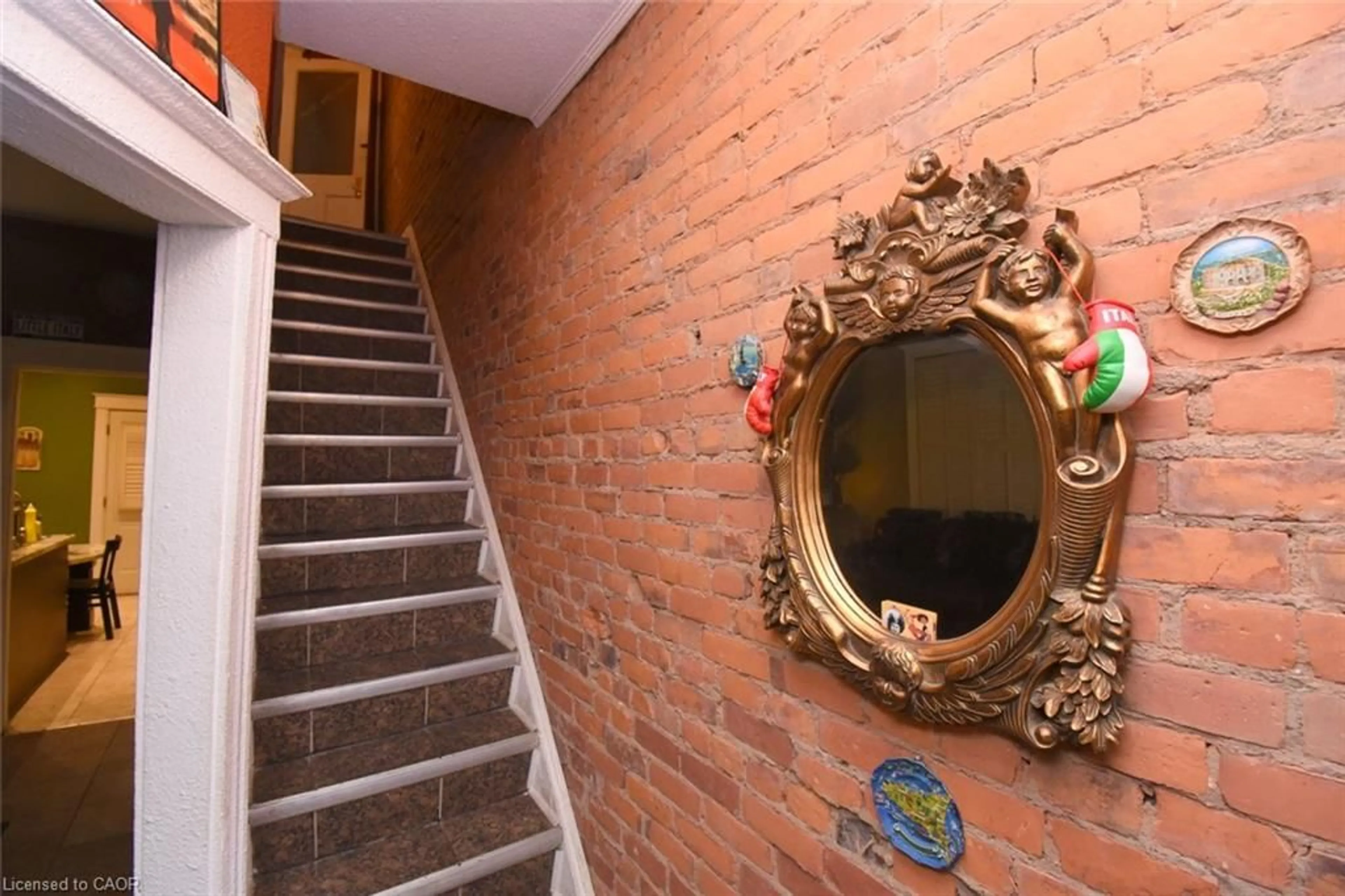 Indoor foyer for 22 Picton St, Hamilton Ontario L8L 3W3