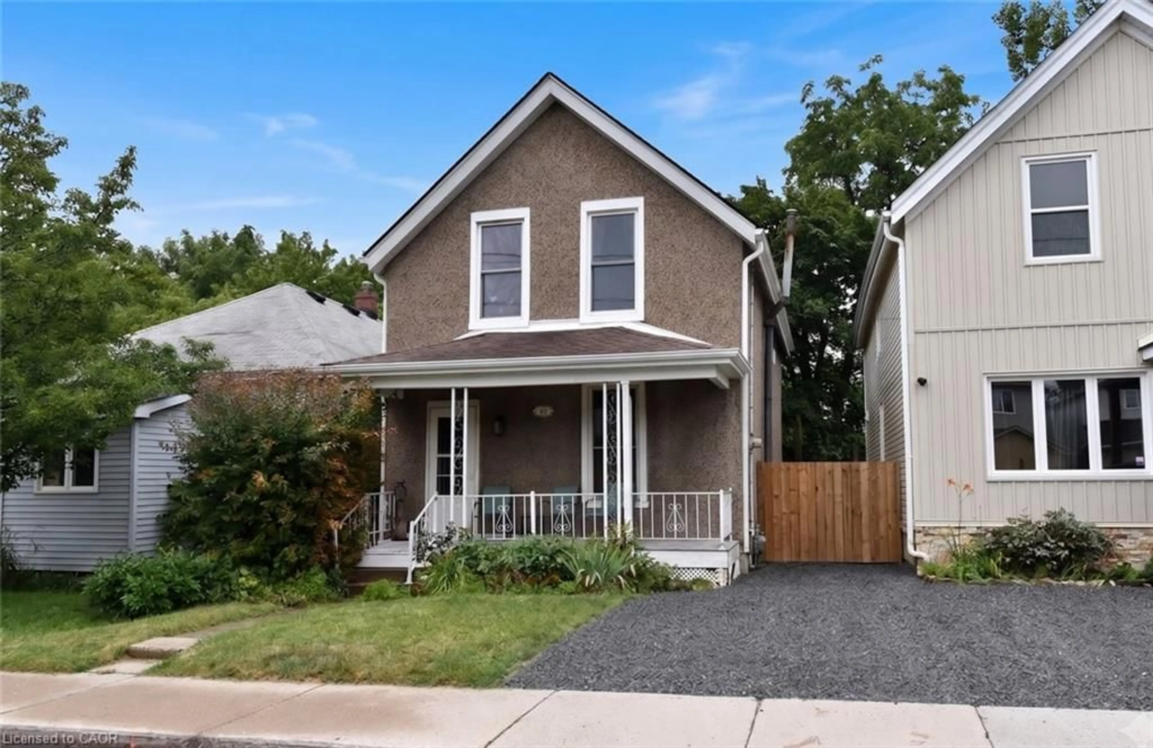 Home with vinyl exterior material, street for 26 Brantdale Ave, Hamilton Ontario L9C 1B7