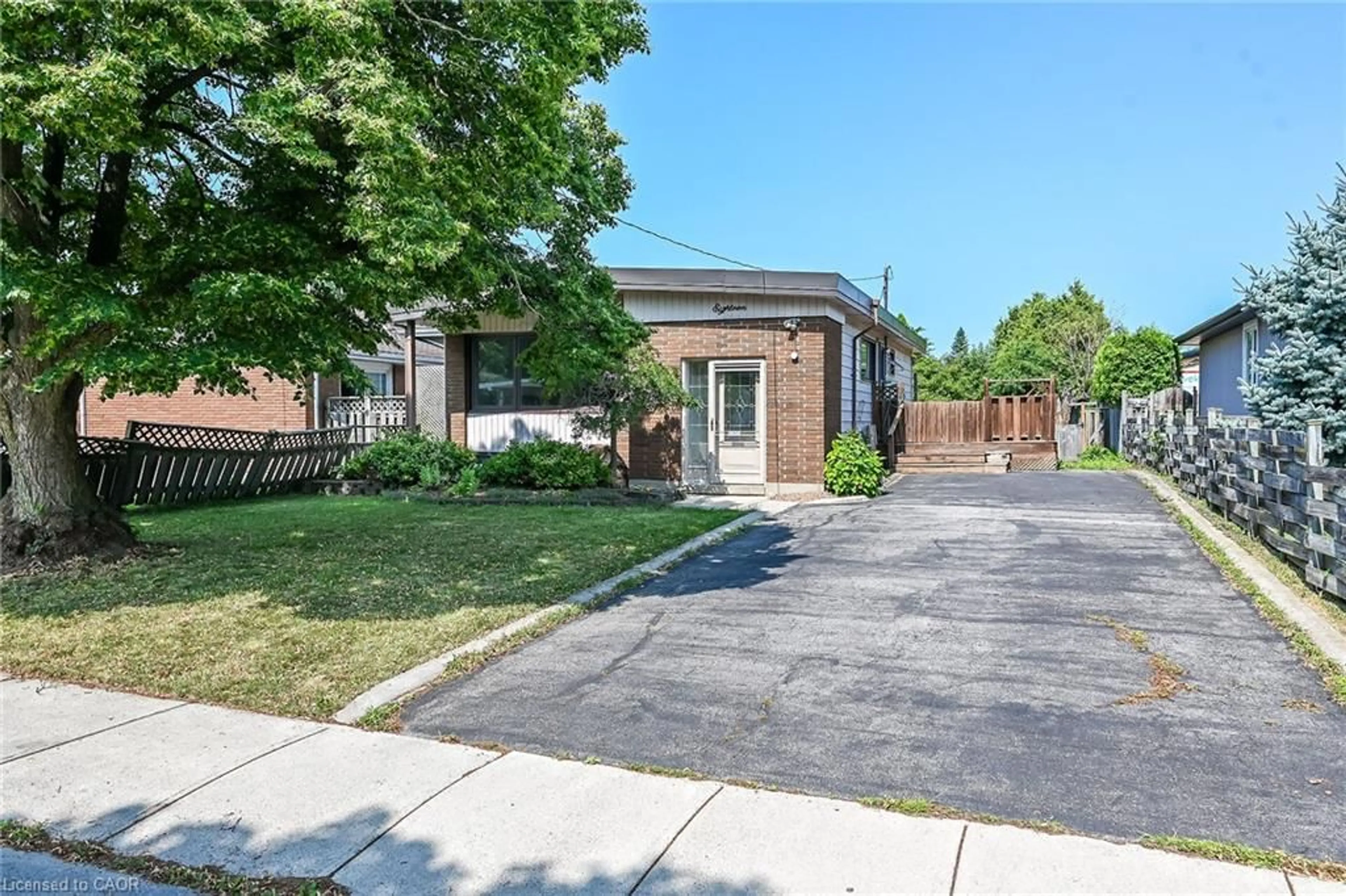 Unknown for 18 Coral Dr, Hamilton Ontario L8V 2N5