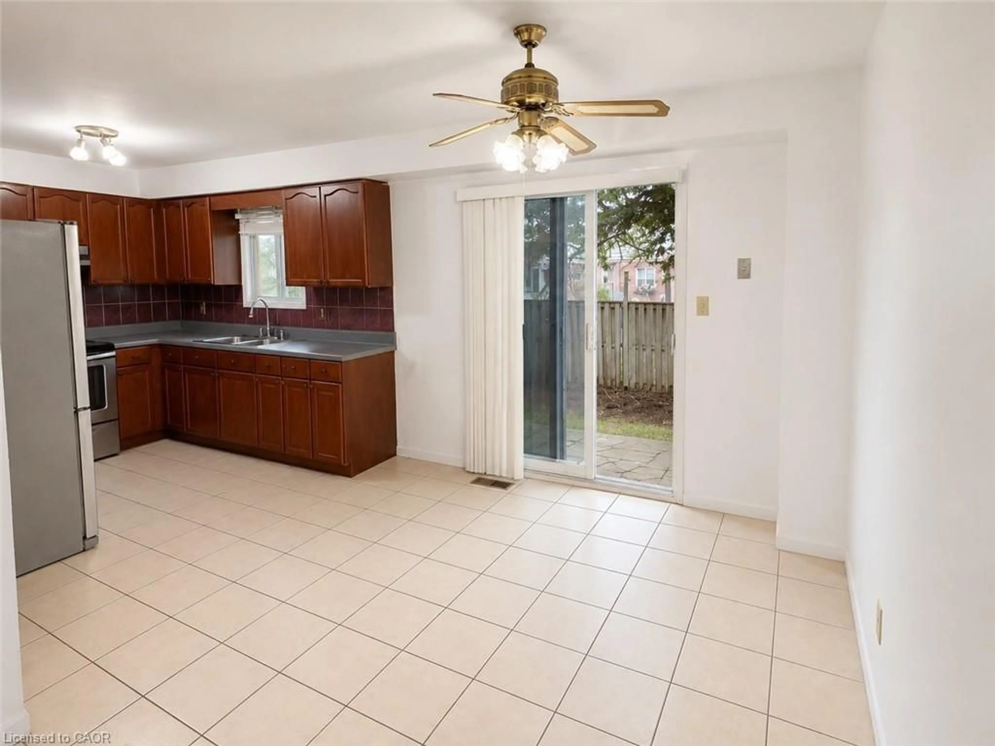 Unknown for 10 Jeanette Ave, Grimsby Ontario L3M 5B8