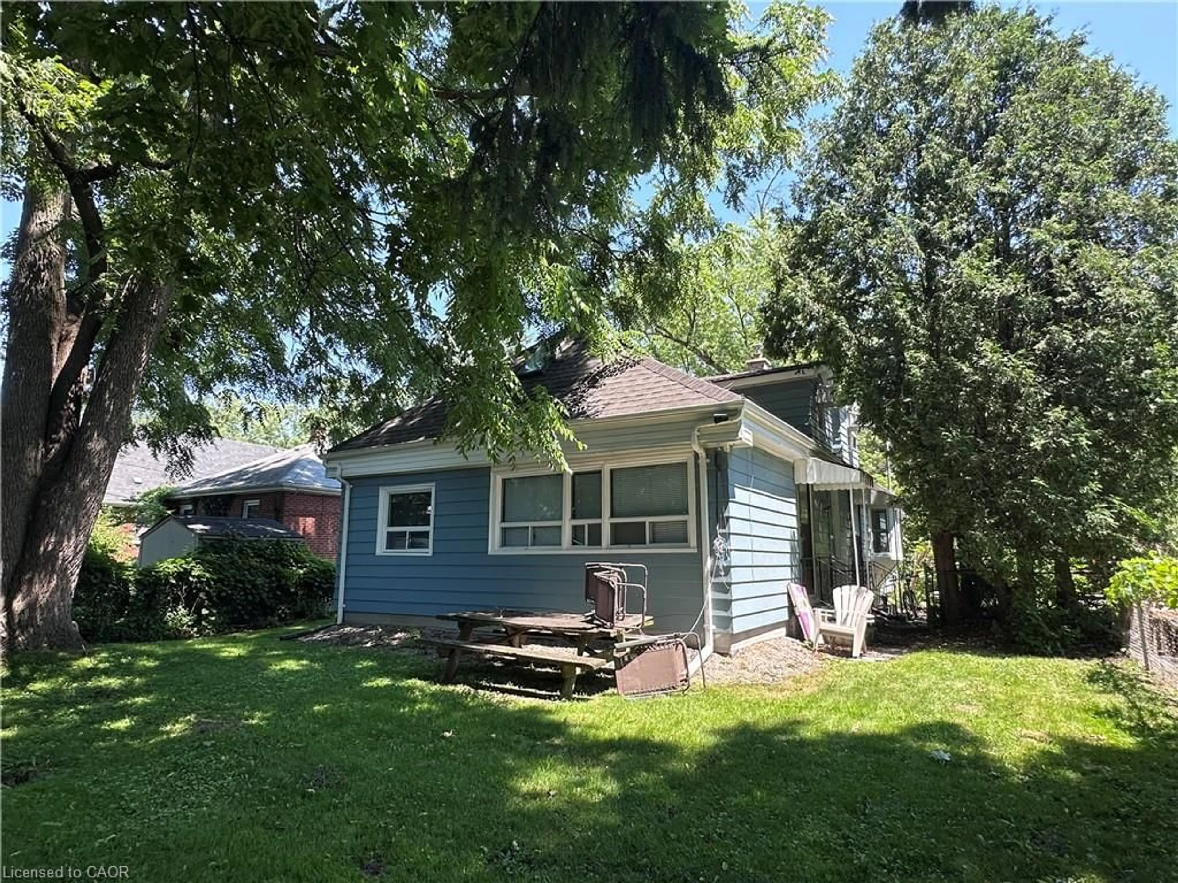 Unknown for 9 Norfolk St, Hamilton Ontario L8S 3J9